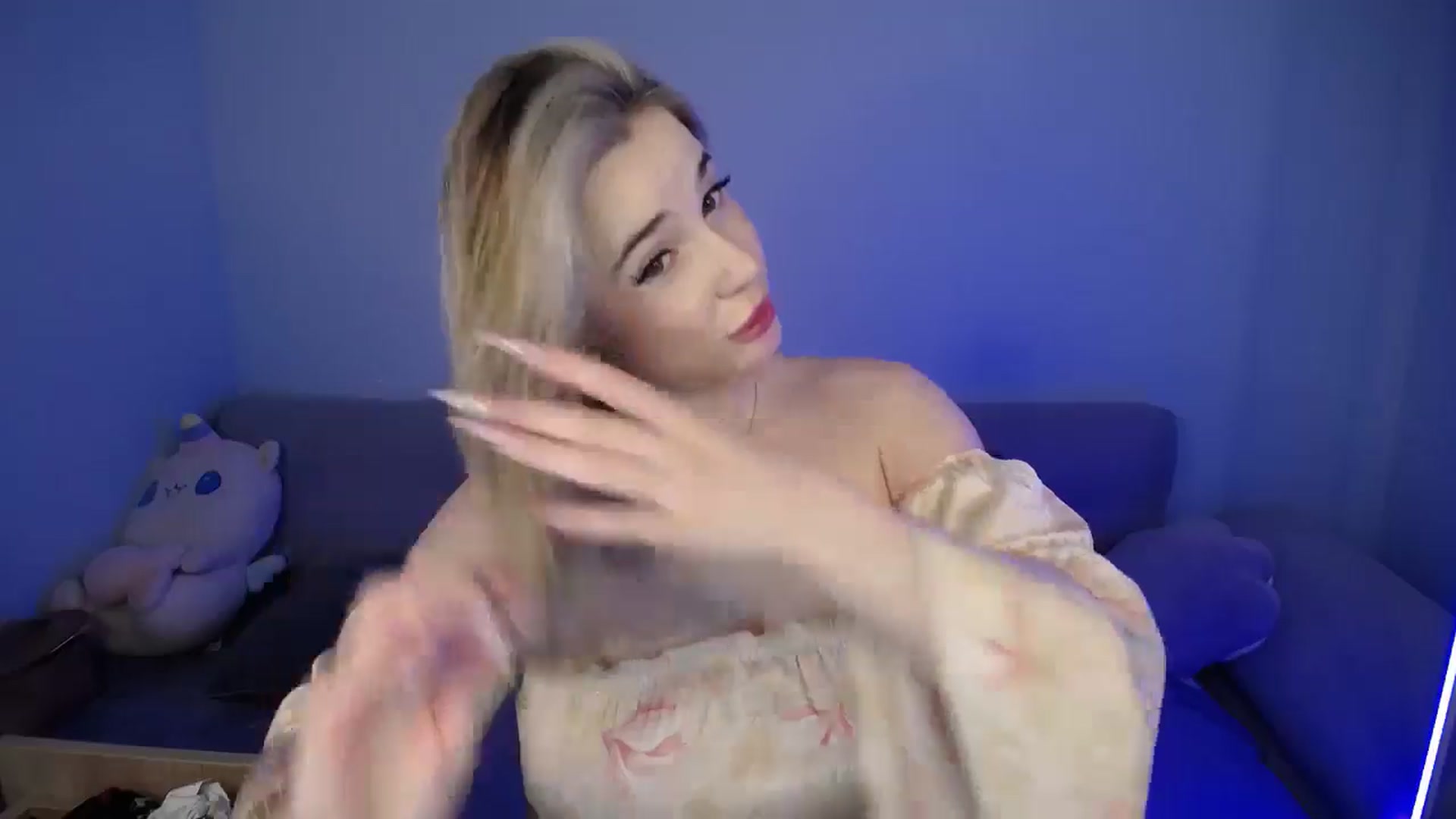 Gallery image thumbnail from SabrinaViolet's myfreecams stream on, 08/18/2024, 12:37 image 2 of 20