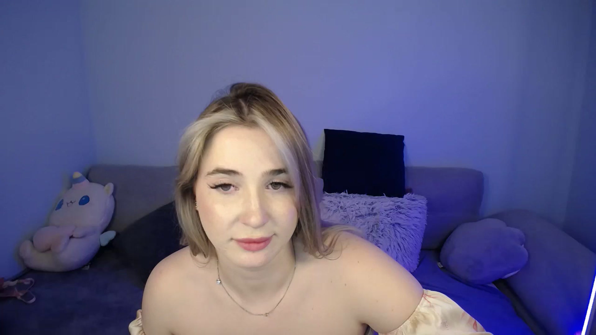 Gallery image thumbnail from SabrinaViolet's myfreecams stream on, 08/18/2024, 13:36 image 10 of 20