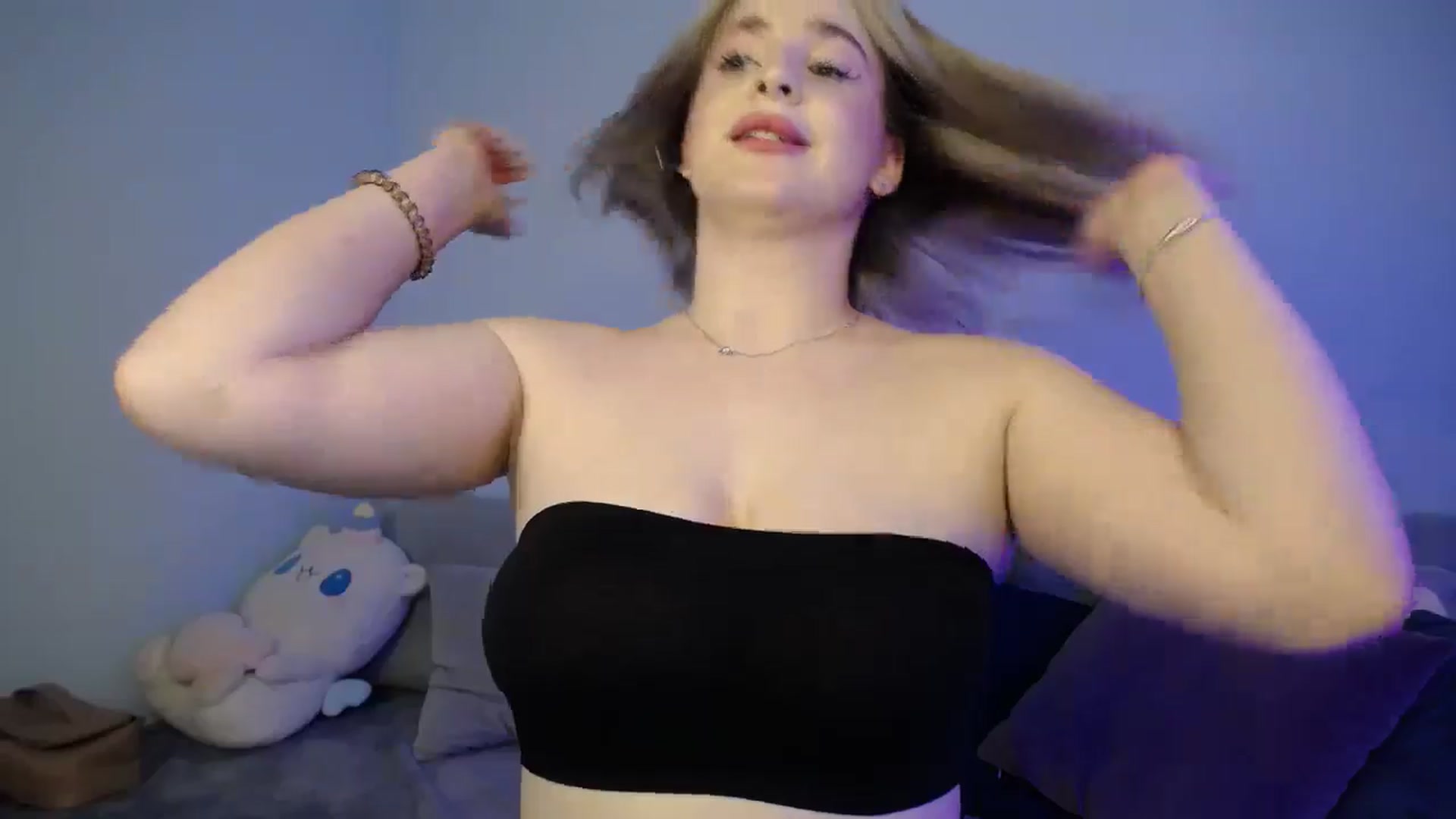Gallery image thumbnail from SabrinaViolet's myfreecams stream on, 08/26/2024, 10:39 image 7 of 20