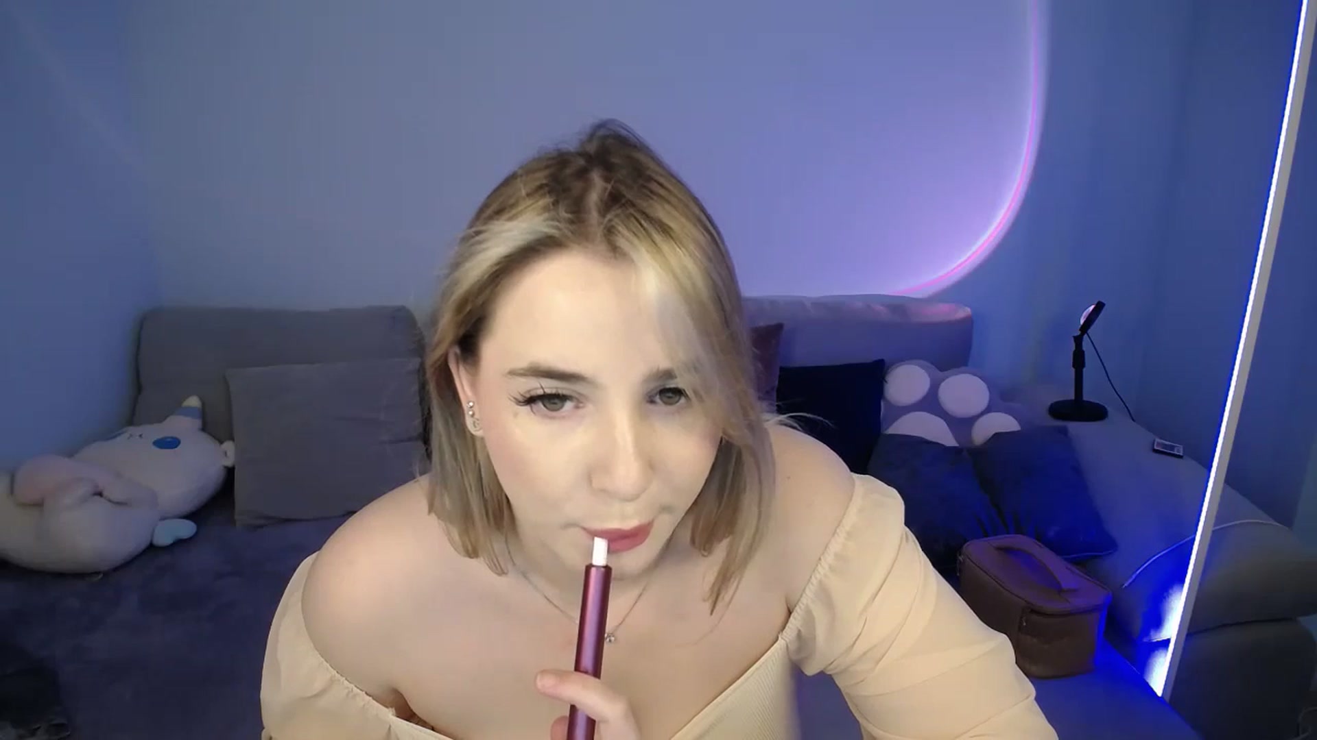 Gallery image thumbnail from SabrinaViolet's myfreecams stream on, 09/02/2024, 09:45 image 16 of 20