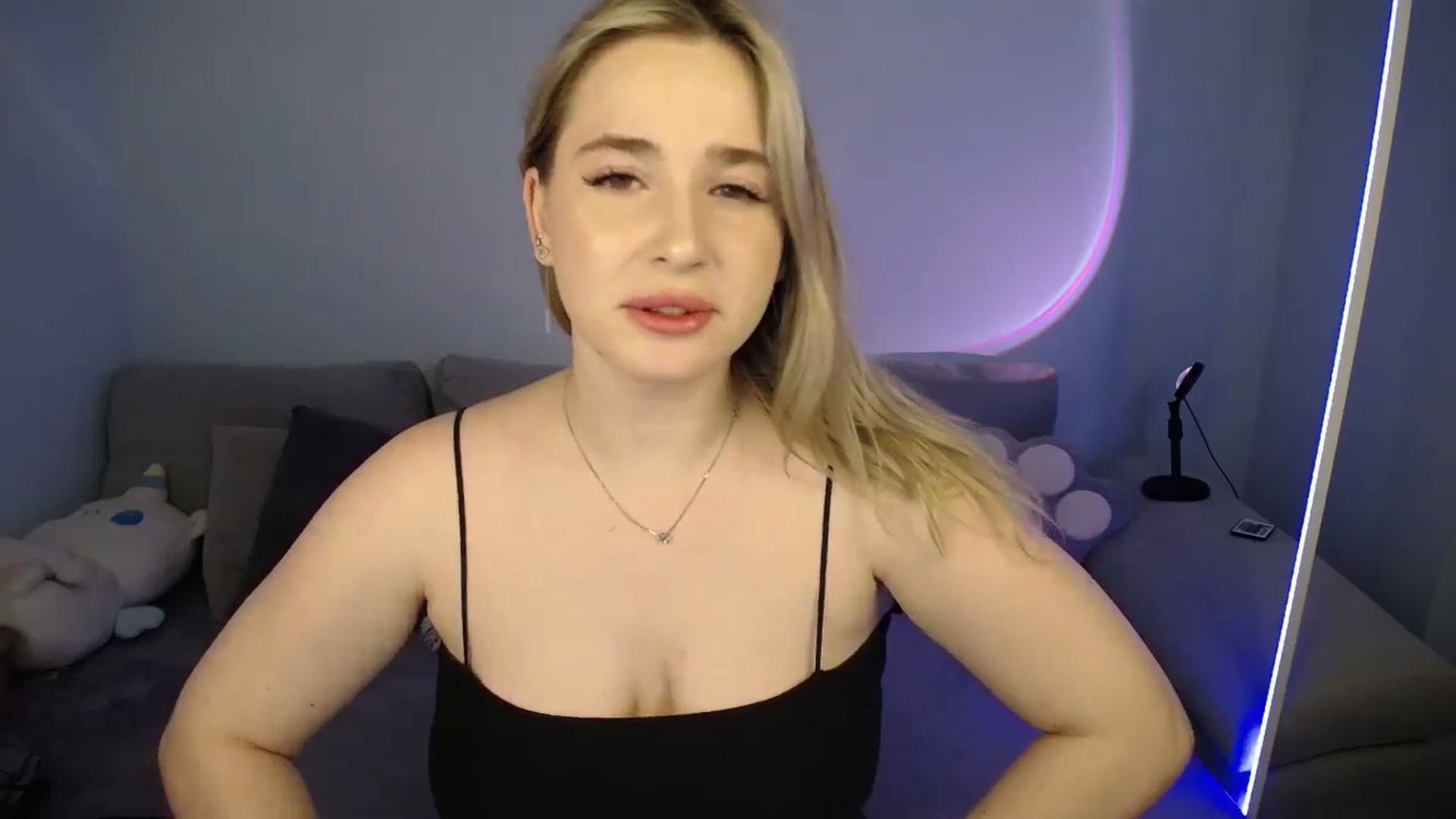 Gallery image thumbnail from SabrinaViolet's myfreecams stream on, 09/03/2024, 10:38 image 4 of 20