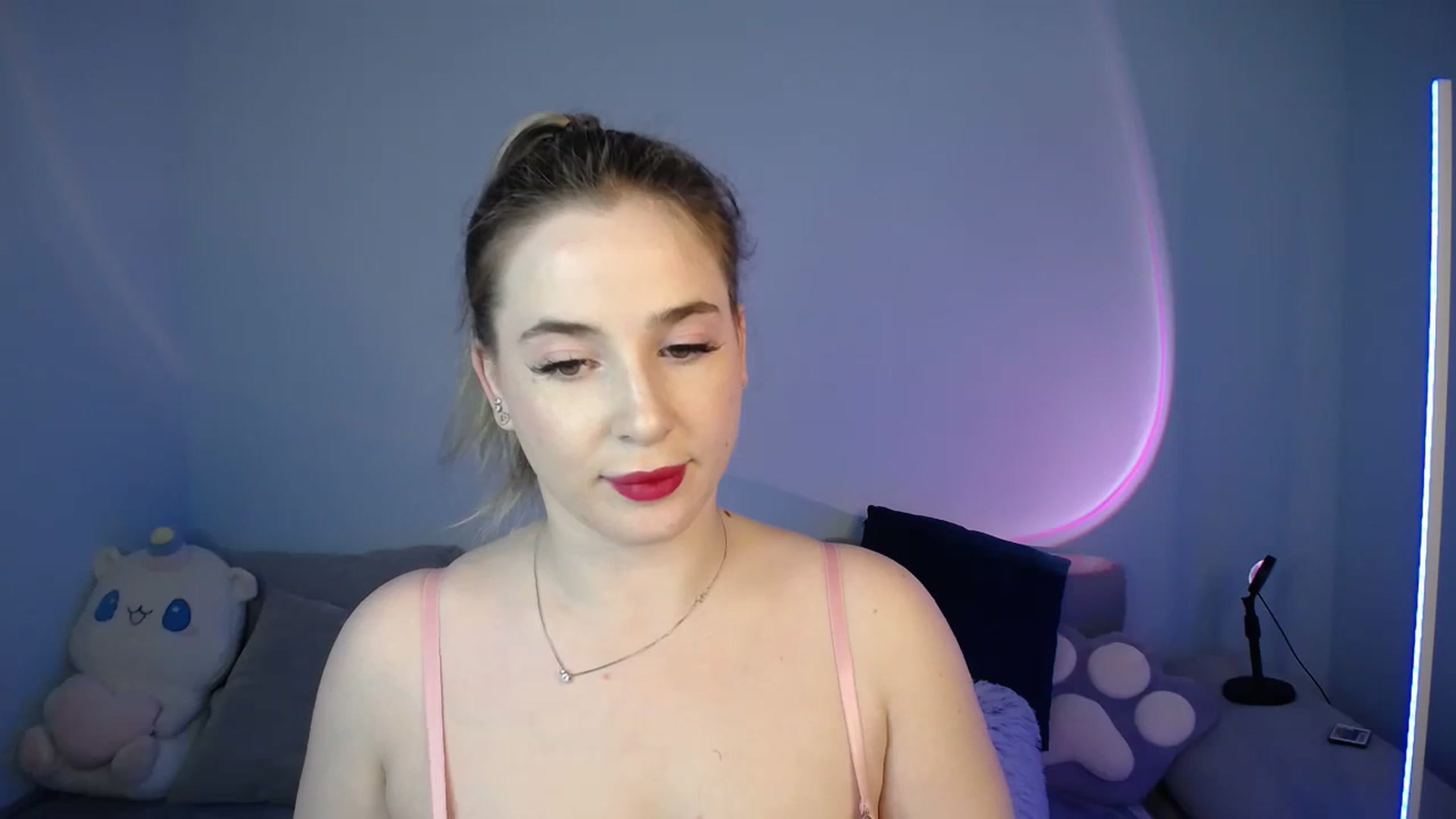 Gallery image thumbnail from SabrinaViolet's myfreecams stream on, 09/04/2024, 11:44 image 20 of 20