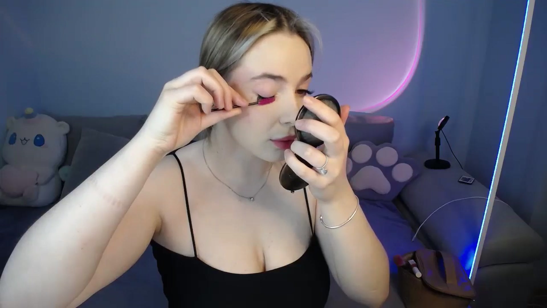 Gallery image thumbnail from SabrinaViolet's myfreecams stream on, 09/06/2024, 08:23 image 5 of 20