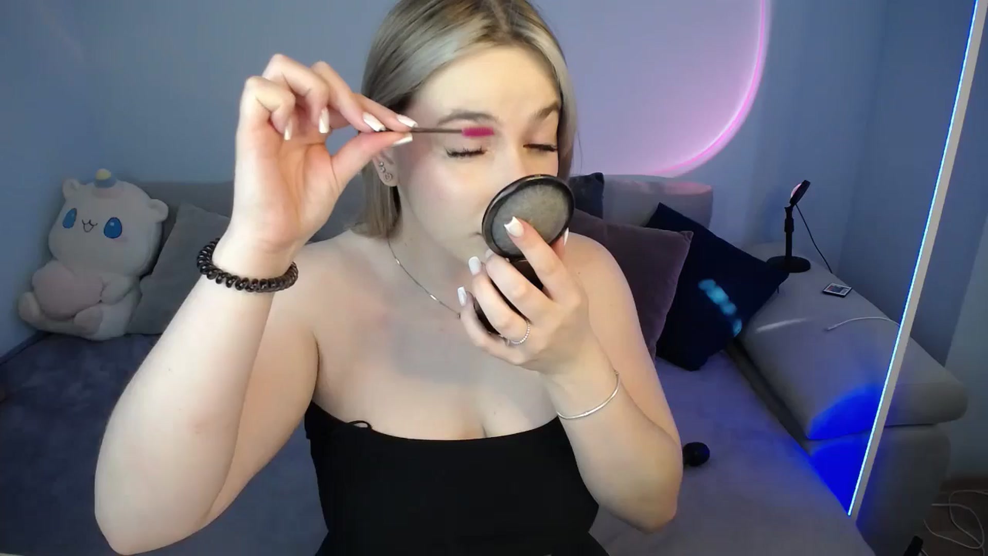 Gallery image thumbnail from SabrinaViolet's myfreecams stream on, 09/07/2024, 08:56 image 3 of 20
