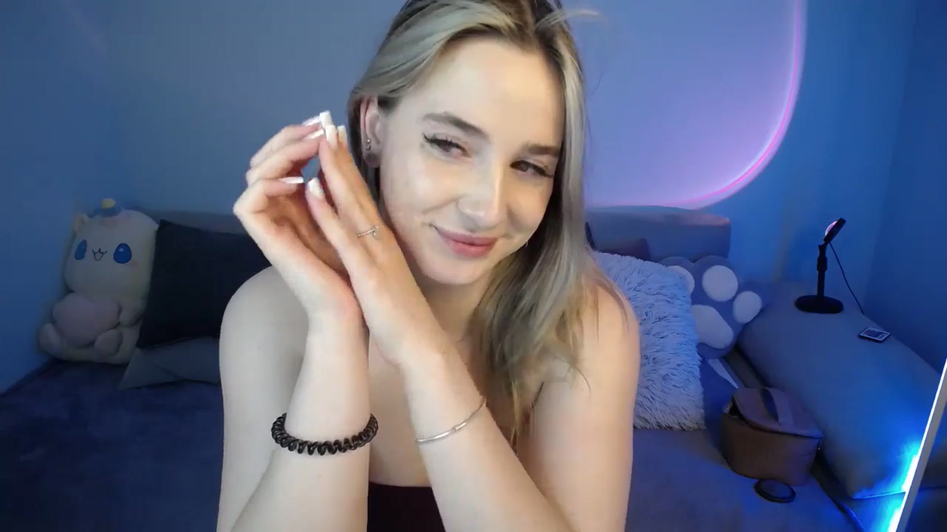 Gallery image thumbnail from SabrinaViolet's myfreecams stream on, 09/09/2024, 12:29 image 9 of 20