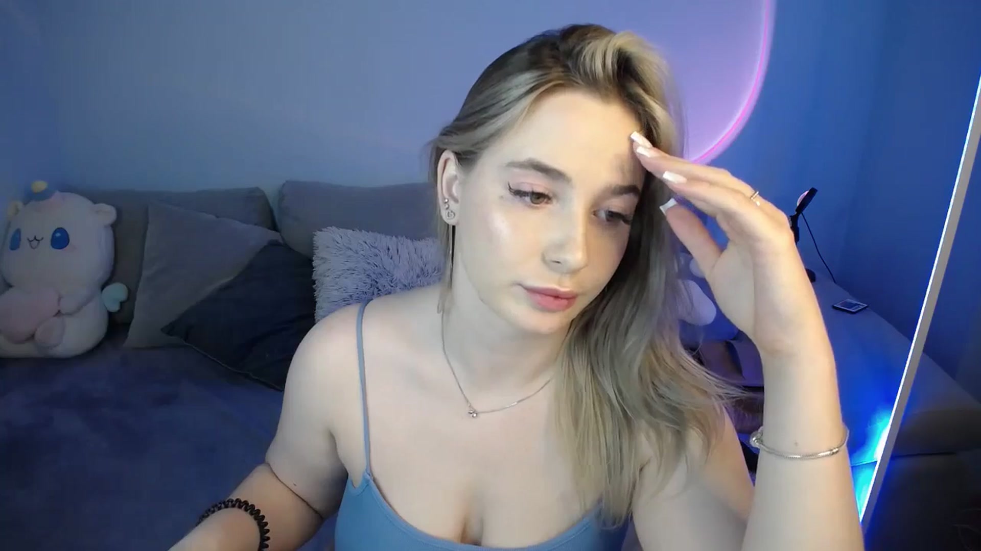 Gallery image thumbnail from SabrinaViolet's myfreecams stream on, 09/10/2024, 11:22 image 10 of 20