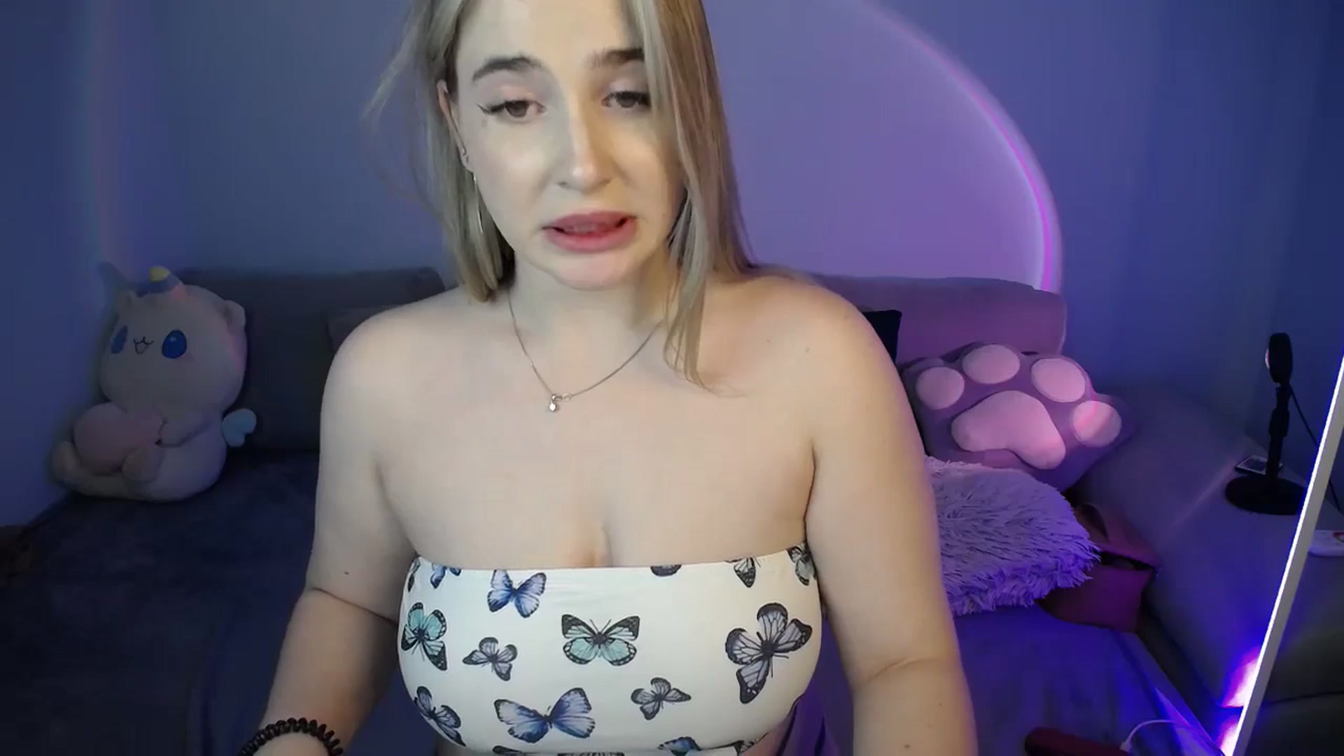 Gallery image thumbnail from SabrinaViolet's myfreecams stream on, 09/17/2024, 13:20 image 17 of 20