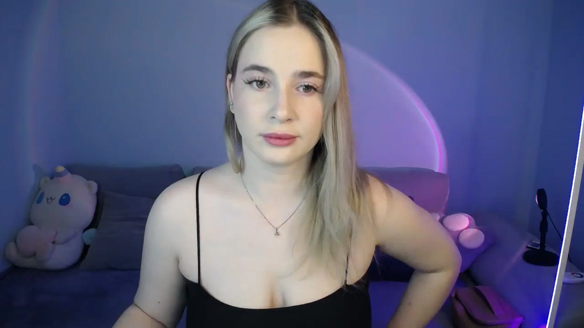 Gallery image thumbnail from SabrinaViolet's myfreecams stream on, 09/18/2024, 08:32 image 19 of 20