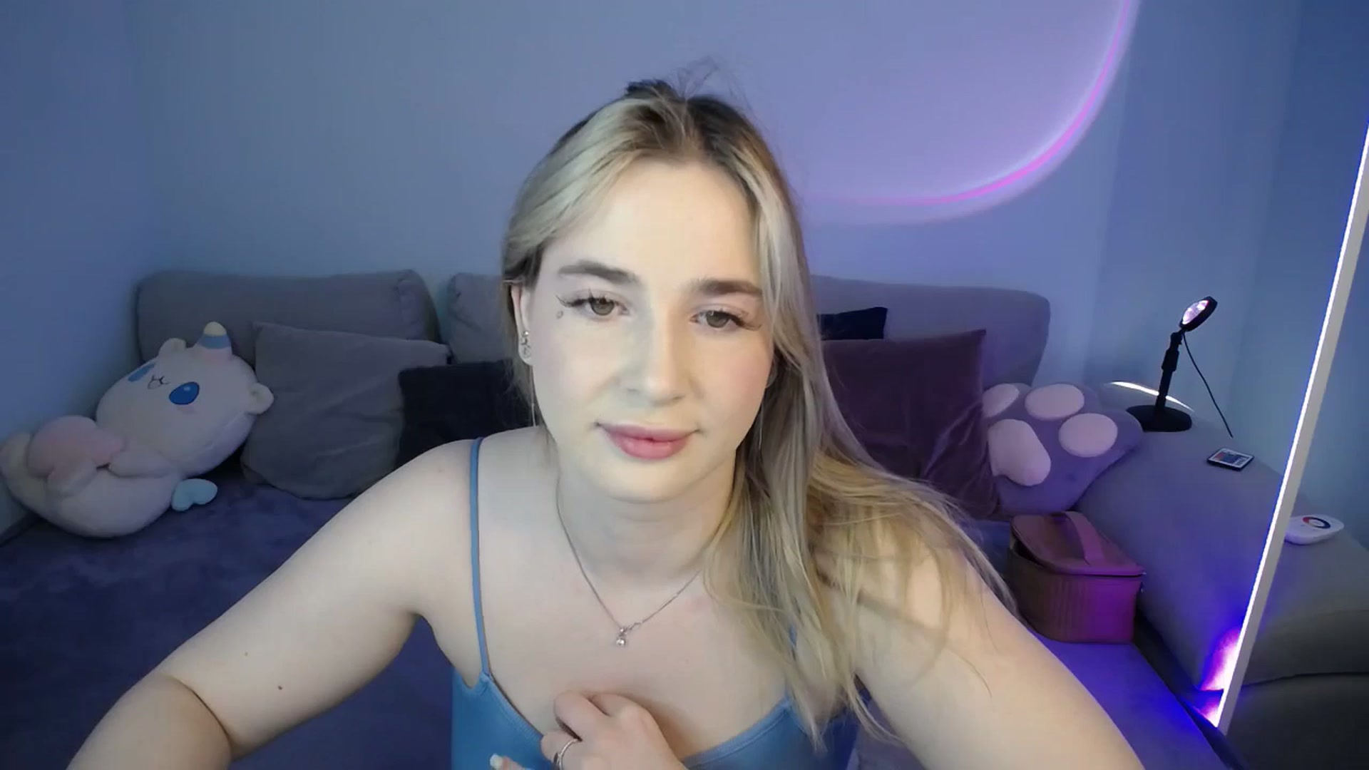 Gallery image thumbnail from SabrinaViolet's myfreecams stream on, 09/20/2024, 08:48 image 9 of 20