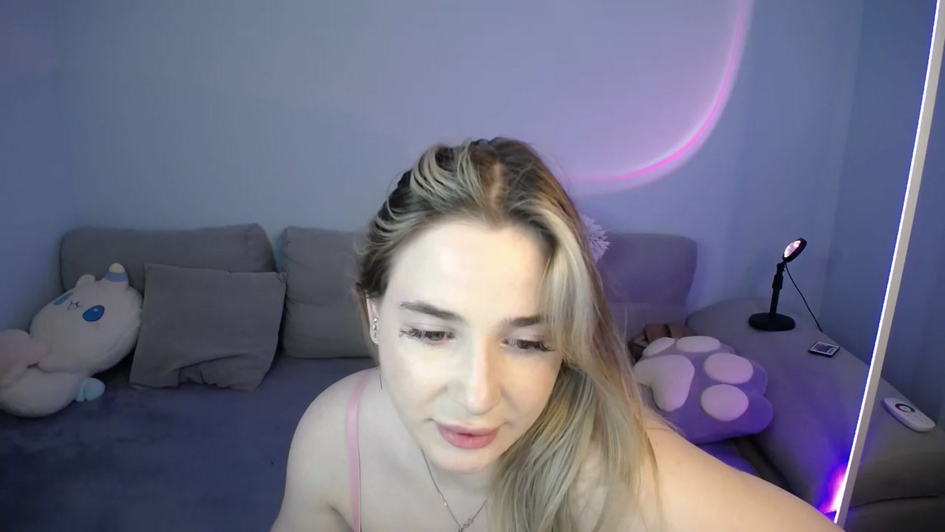 Gallery image thumbnail from SabrinaViolet's myfreecams stream on, 09/20/2024, 12:31 image 8 of 20