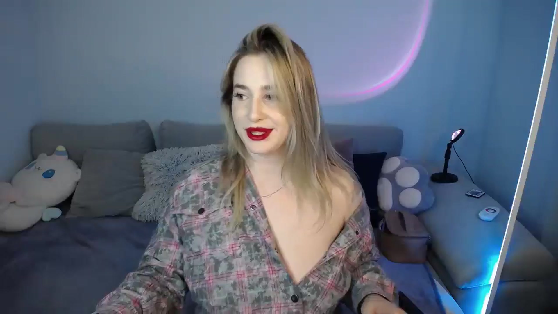 Gallery image thumbnail from SabrinaViolet's myfreecams stream on, 09/21/2024, 12:43 image 19 of 20