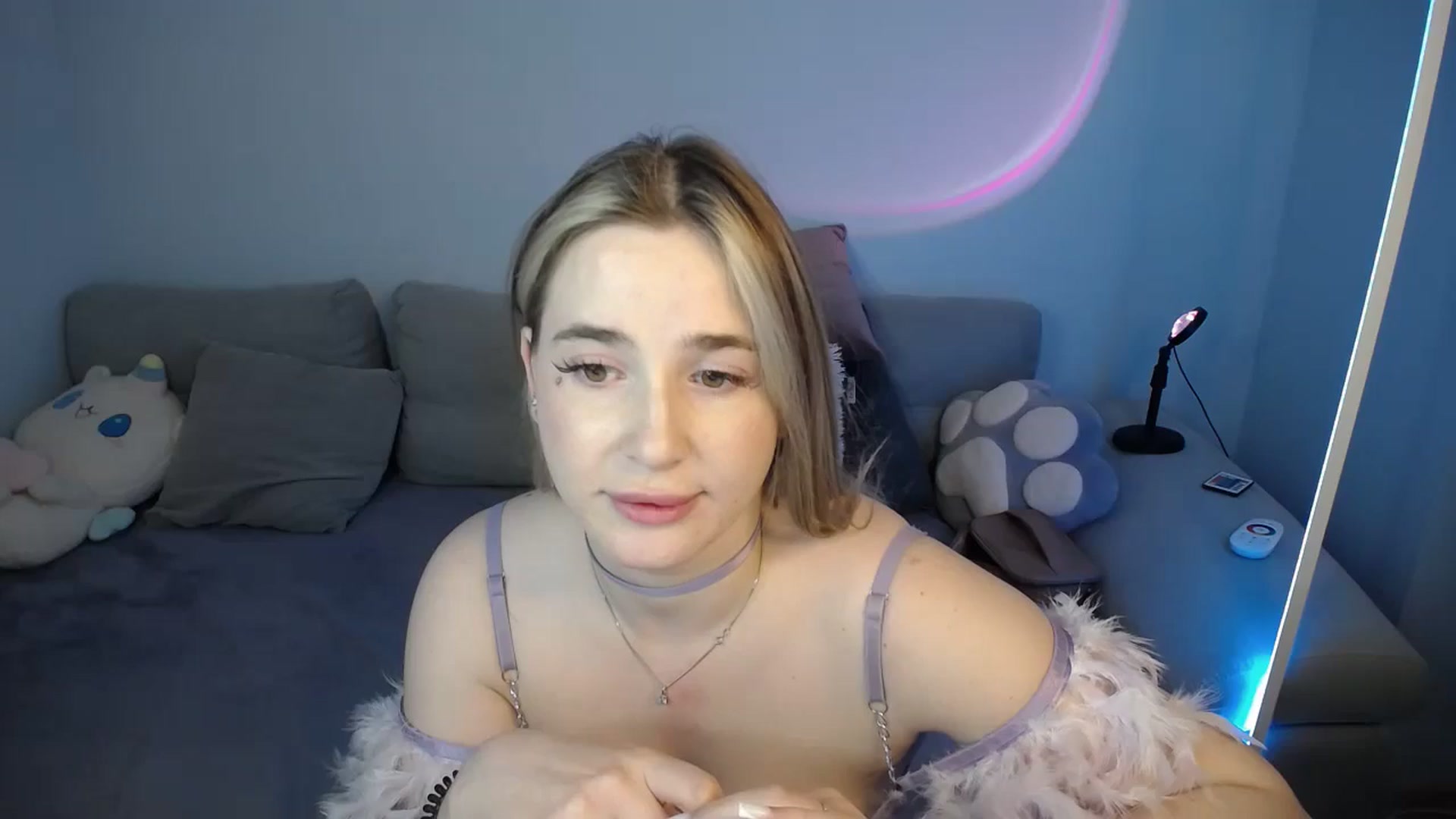 Gallery image thumbnail from SabrinaViolet's myfreecams stream on, 09/22/2024, 12:15 image 3 of 20