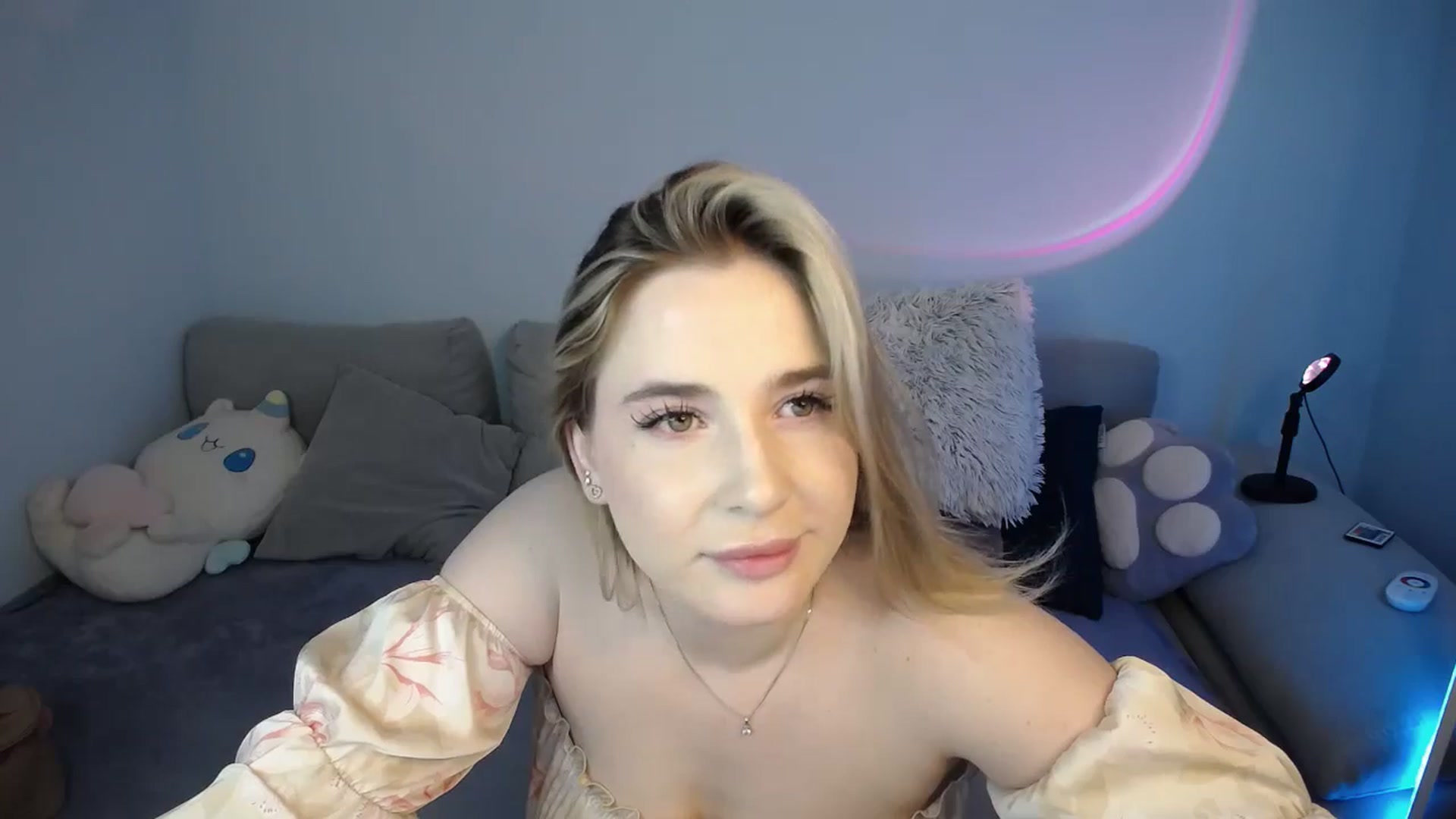 Gallery image thumbnail from SabrinaViolet's myfreecams stream on, 09/24/2024, 11:03 image 5 of 20