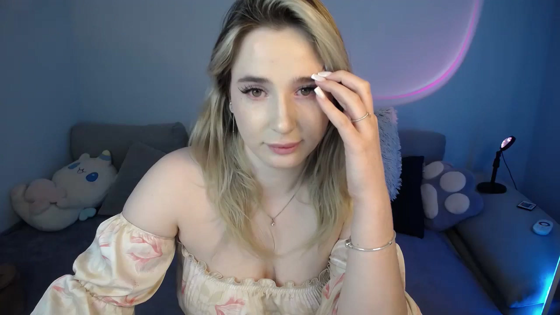 Gallery image thumbnail from SabrinaViolet's myfreecams stream on, 09/24/2024, 11:03 image 20 of 20