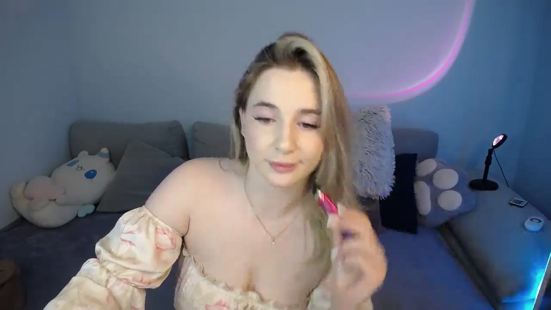 Gallery image thumbnail from SabrinaViolet's myfreecams stream on, 09/24/2024, 11:03 image 3 of 20