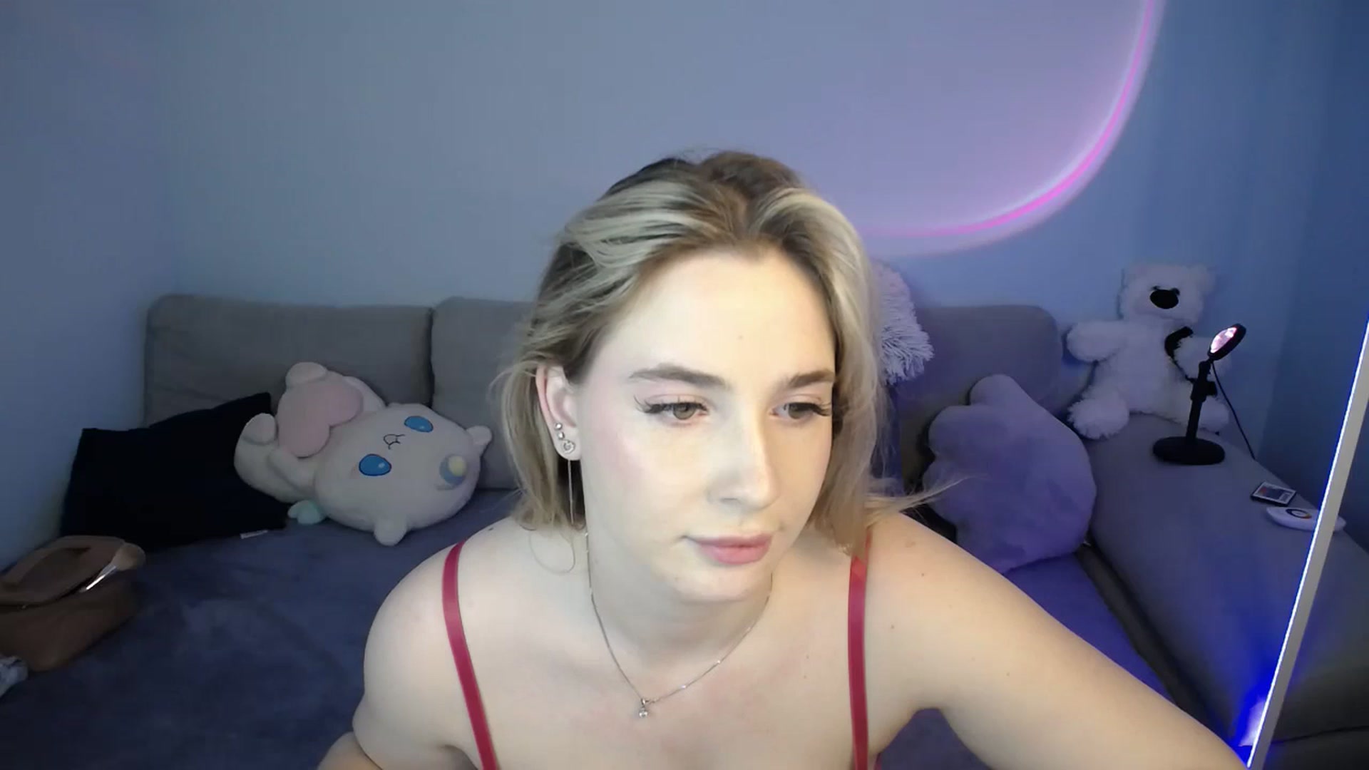 Gallery image thumbnail from SabrinaViolet's myfreecams stream on, 09/28/2024, 10:59 image 10 of 20