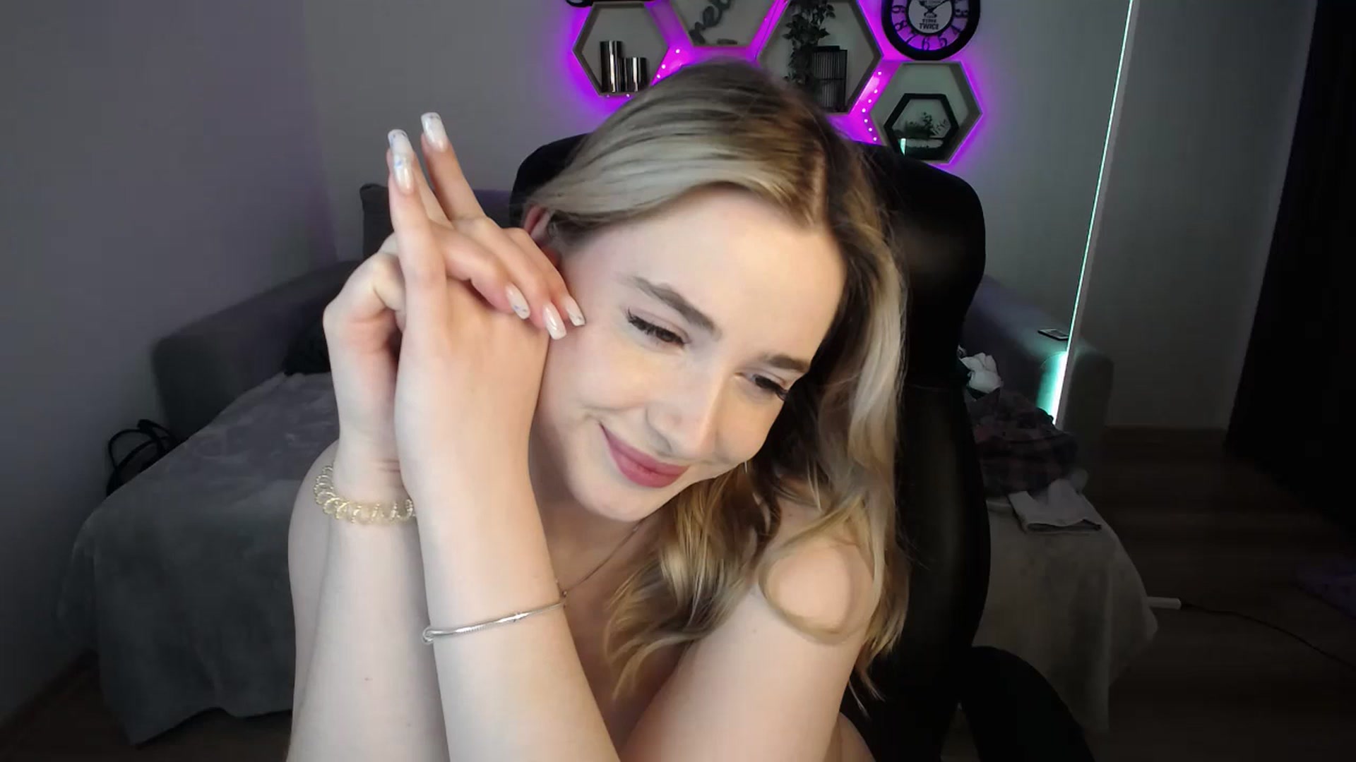 Gallery image thumbnail from SabrinaViolet's myfreecams stream on, 10/11/2024, 10:02 image 1 of 20