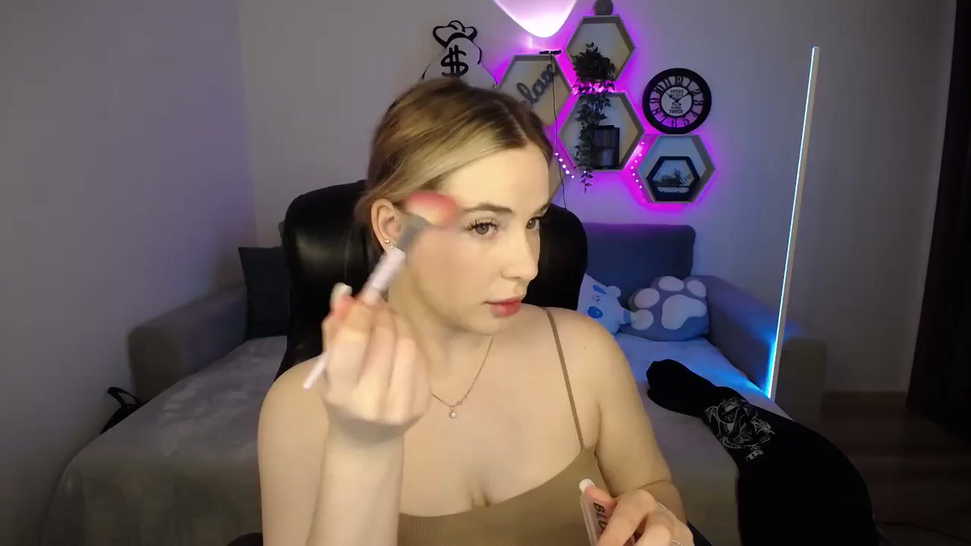 Gallery image thumbnail from SabrinaViolet's myfreecams stream on, 10/15/2024, 11:13 image 1 of 20