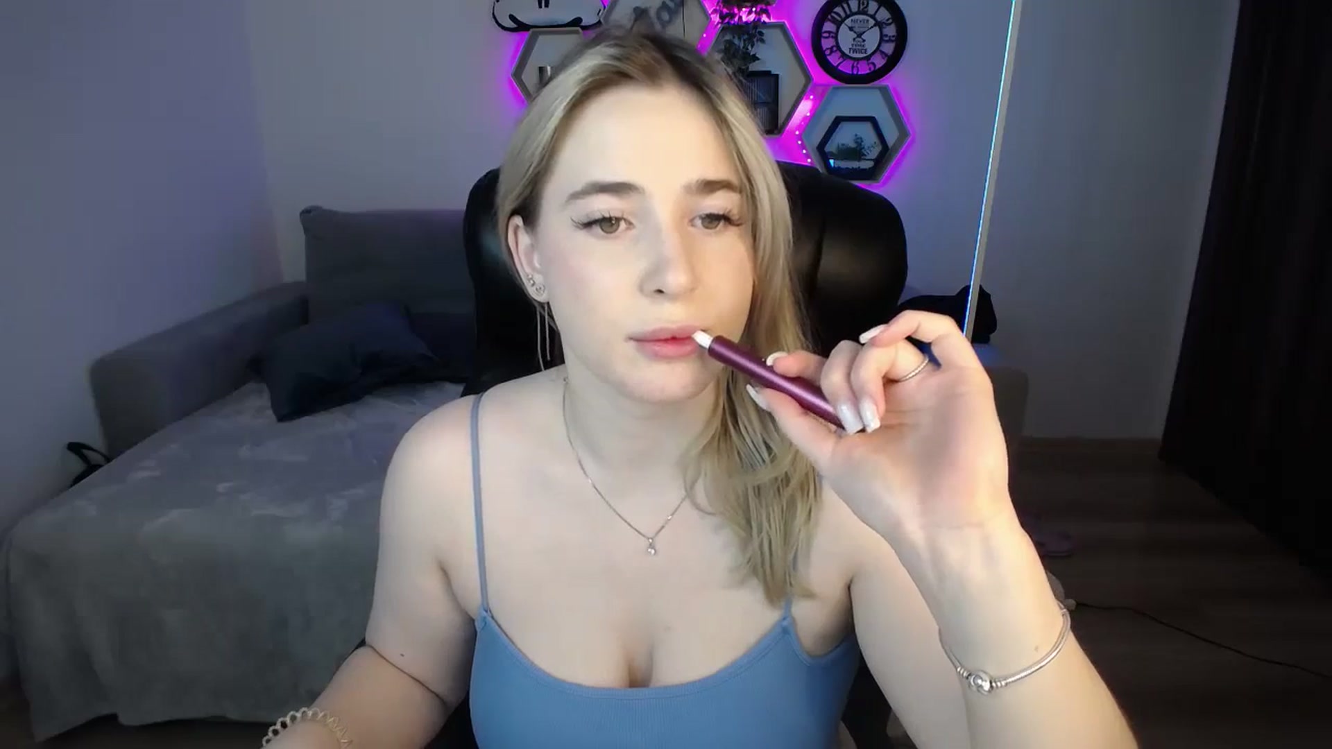 Gallery image thumbnail from SabrinaViolet's myfreecams stream on, 10/19/2024, 11:53 image 3 of 20