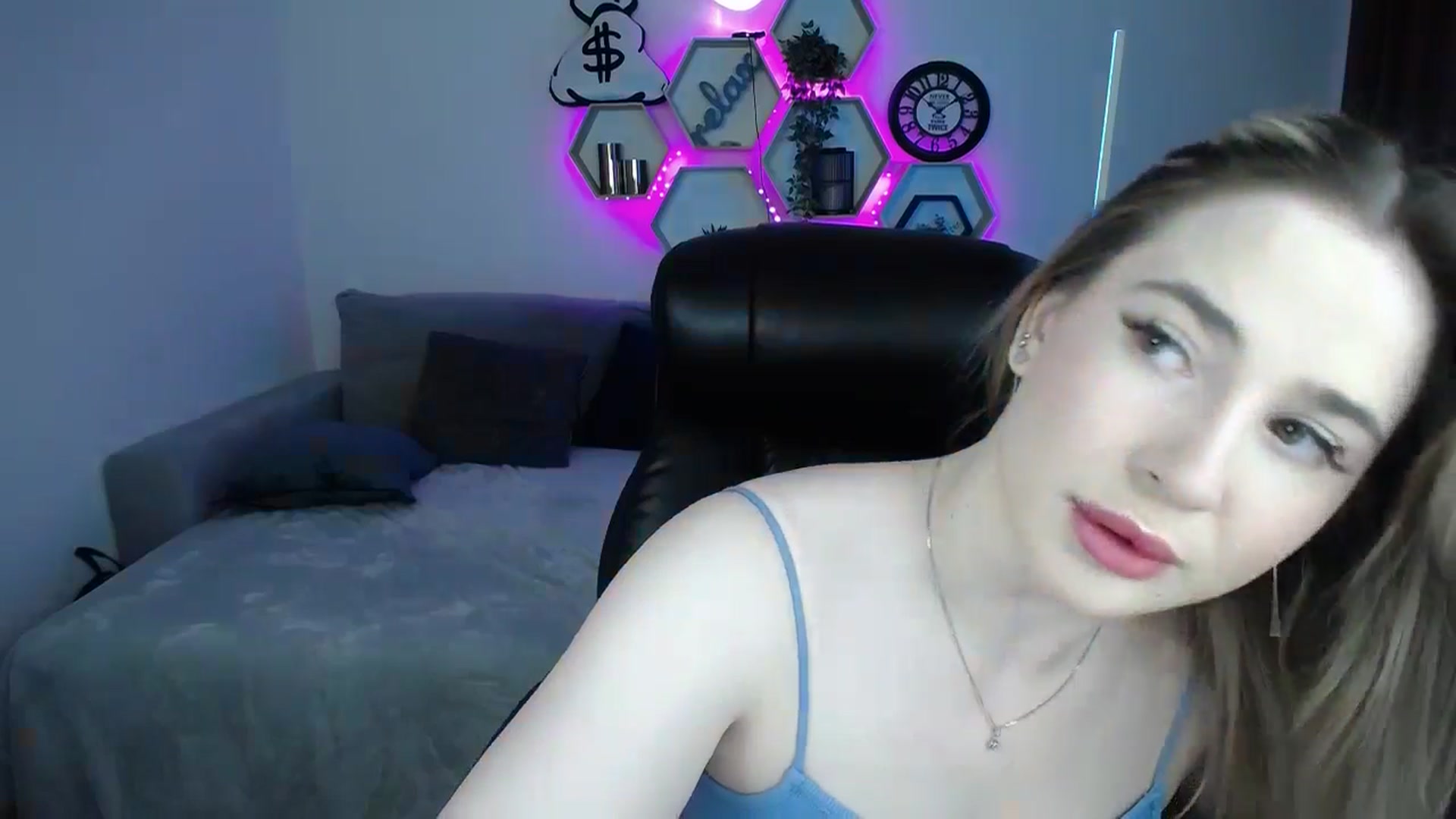 Gallery image thumbnail from SabrinaViolet's myfreecams stream on, 10/20/2024, 08:49 image 4 of 20