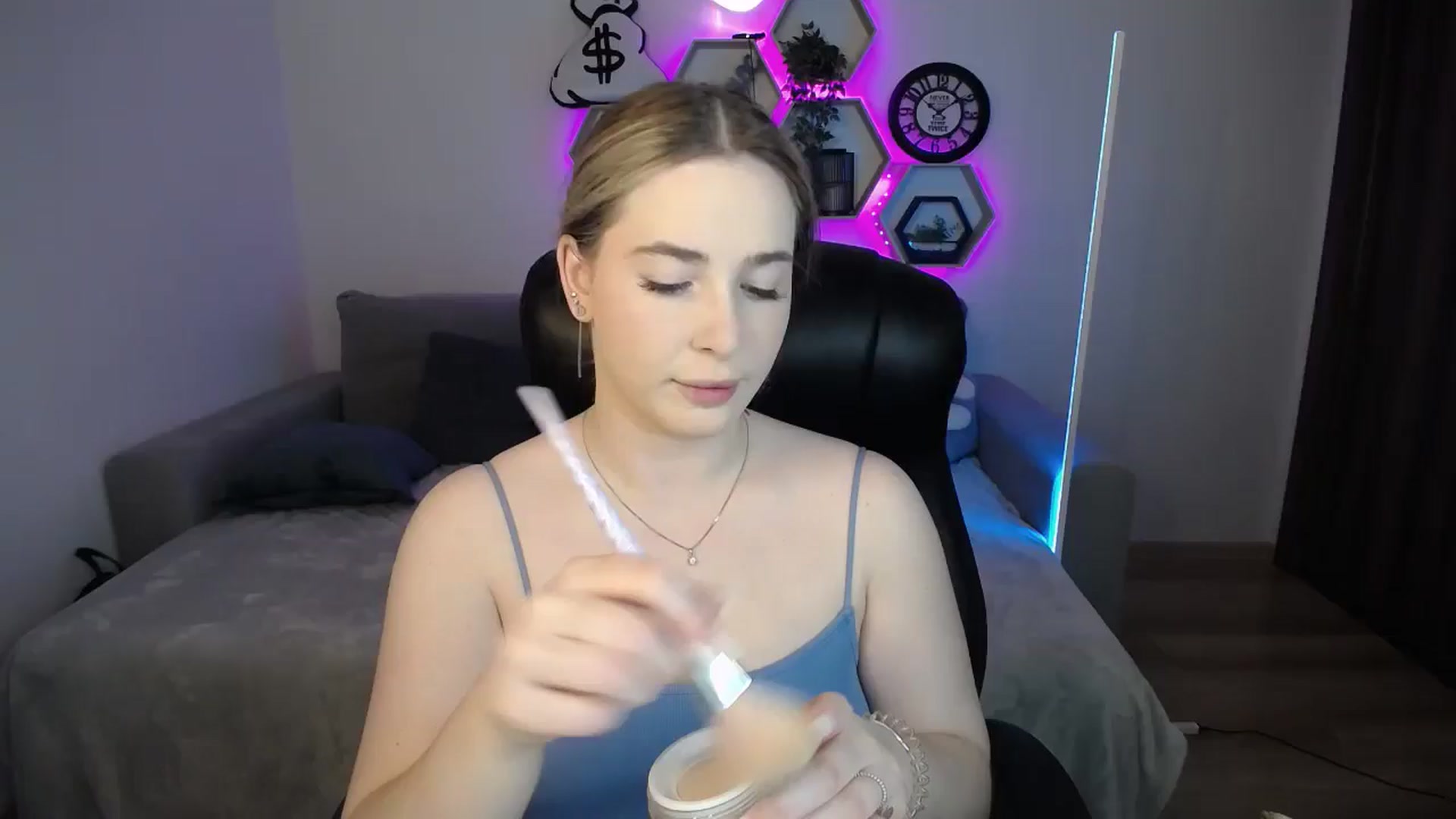 Gallery image thumbnail from SabrinaViolet's myfreecams stream on, 10/20/2024, 08:49 image 1 of 20