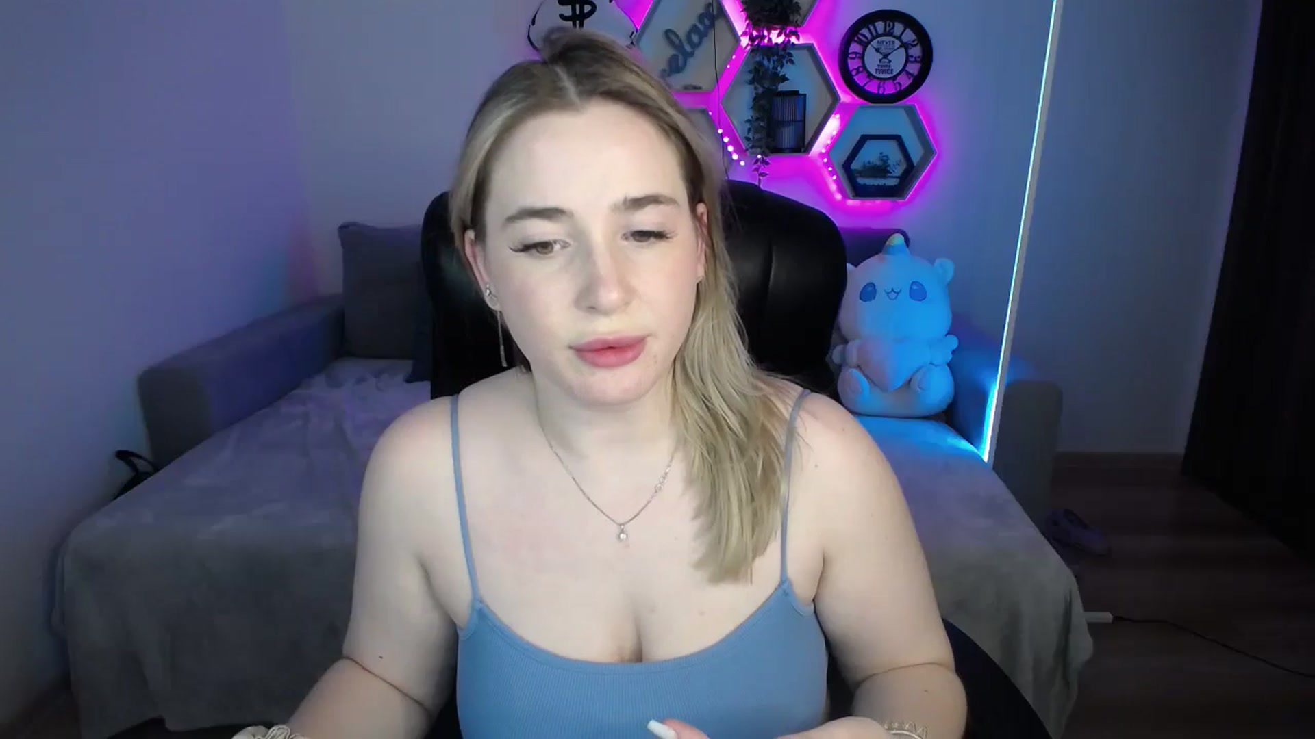 Gallery image thumbnail from SabrinaViolet's myfreecams stream on, 10/20/2024, 13:50 image 10 of 20