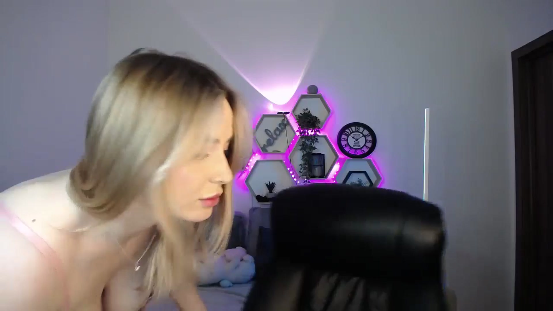 Gallery image thumbnail from SabrinaViolet's myfreecams stream on, 10/26/2024, 10:50 image 3 of 20