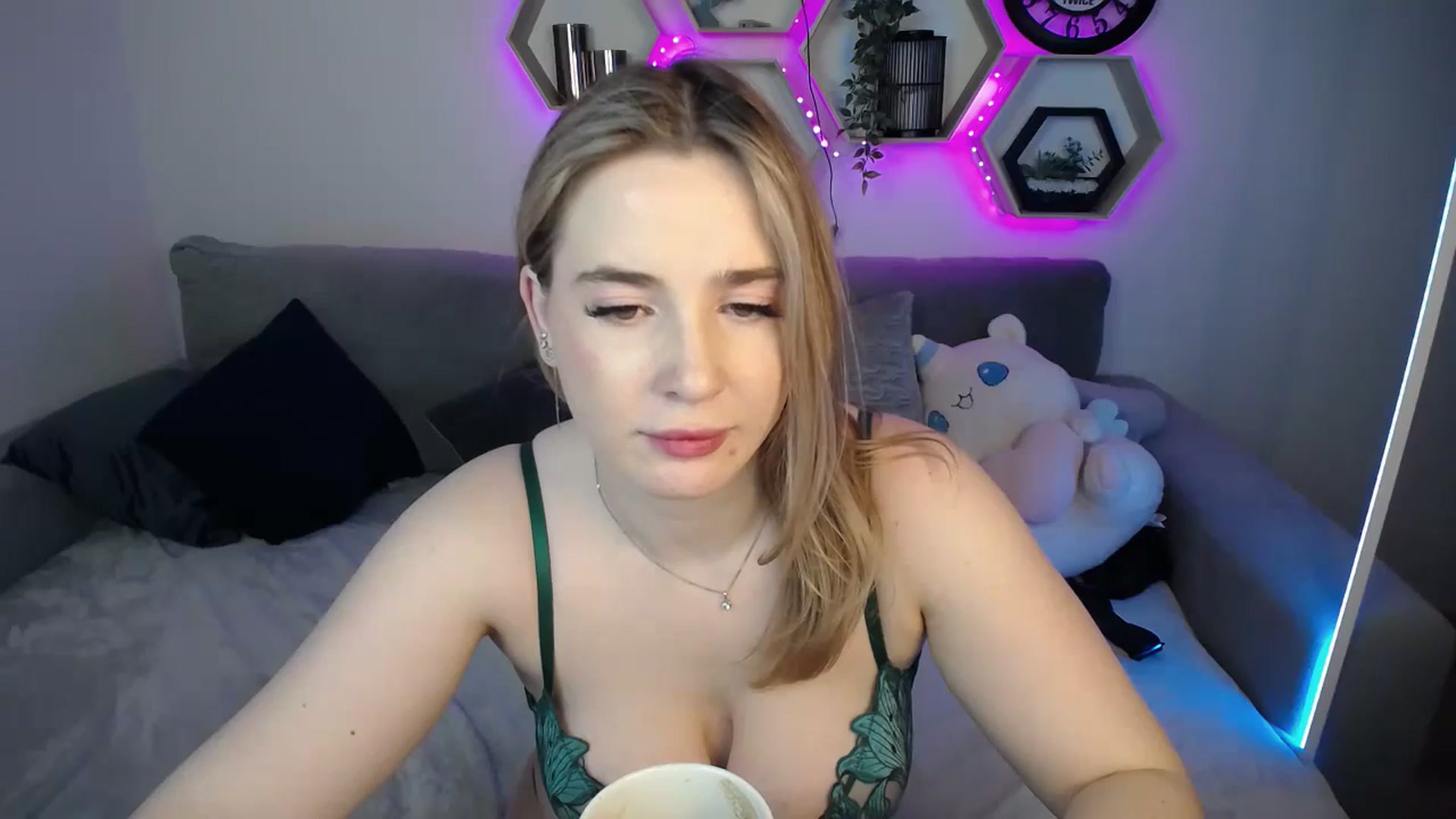 Gallery image thumbnail from SabrinaViolet's myfreecams stream on, 10/27/2024, 13:48 image 3 of 20