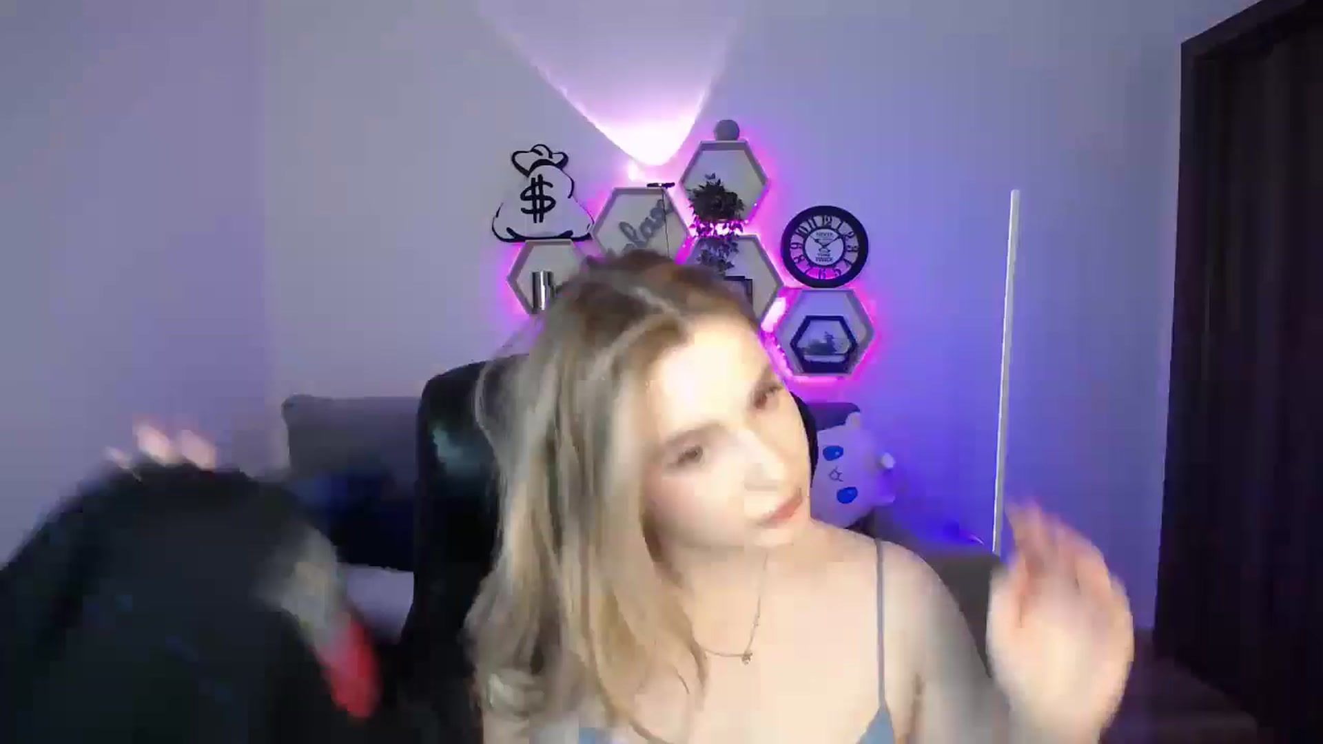 Gallery image thumbnail from SabrinaViolet's myfreecams stream on, 11/06/2024, 10:26 image 1 of 20