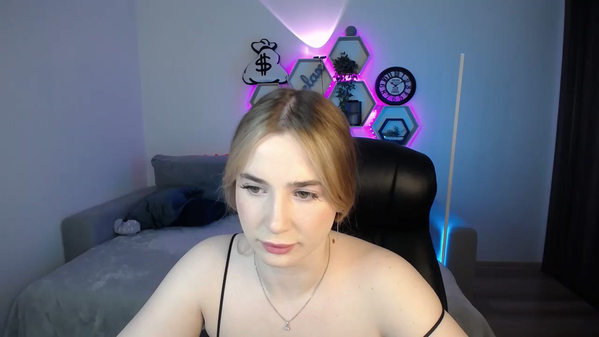 Gallery image thumbnail from SabrinaViolet's myfreecams stream on, 11/12/2024, 10:50 image 2 of 20