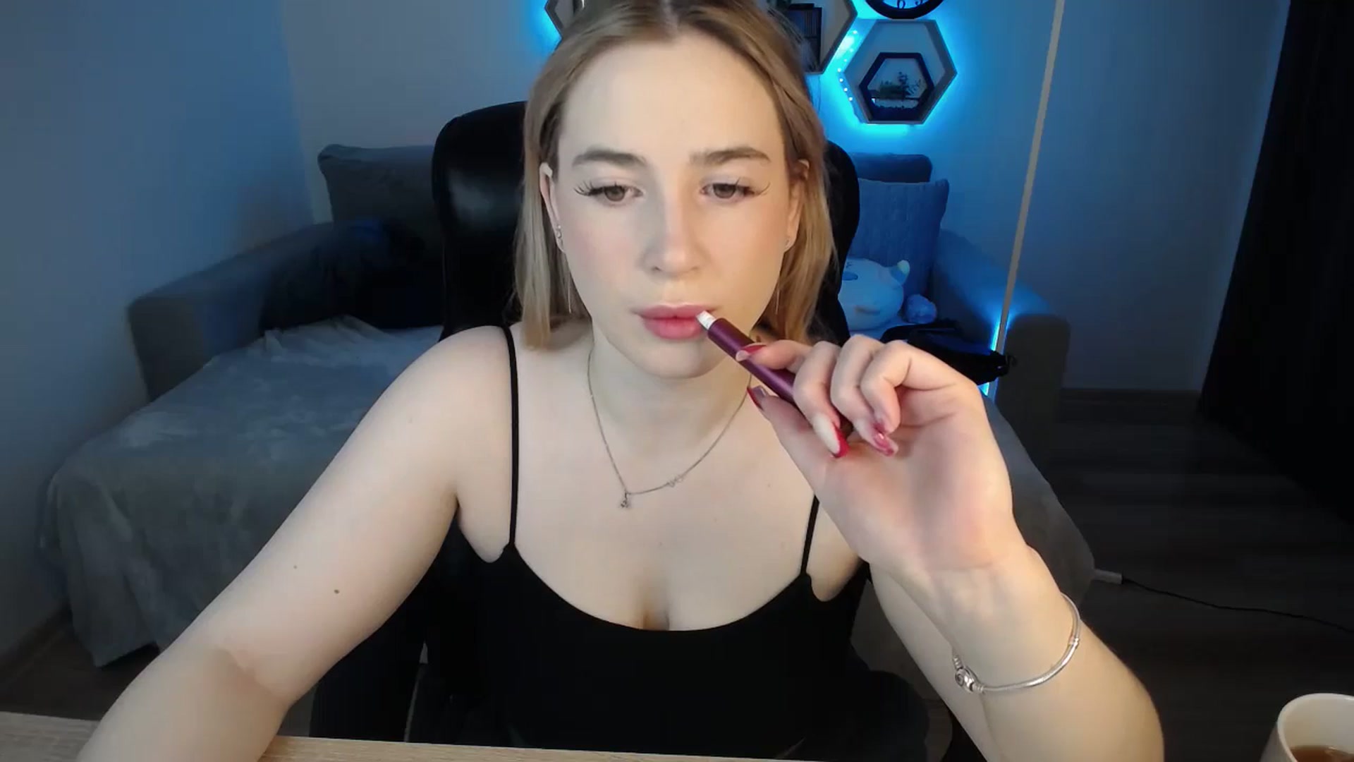 Gallery image thumbnail from SabrinaViolet's myfreecams stream on, 11/13/2024, 09:27 image 3 of 20