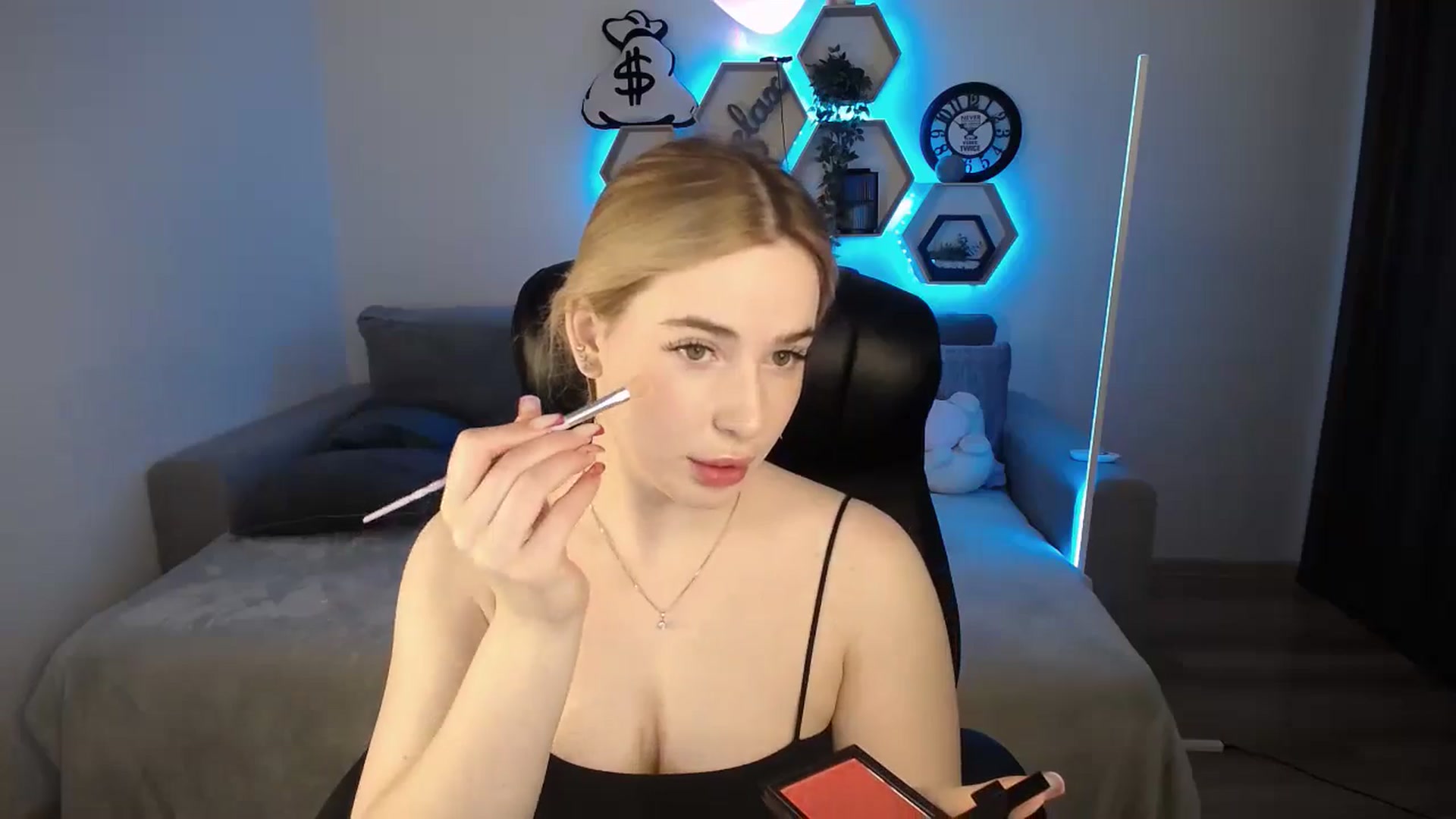 Gallery image thumbnail from SabrinaViolet's myfreecams stream on, 11/19/2024, 09:48 image 2 of 20