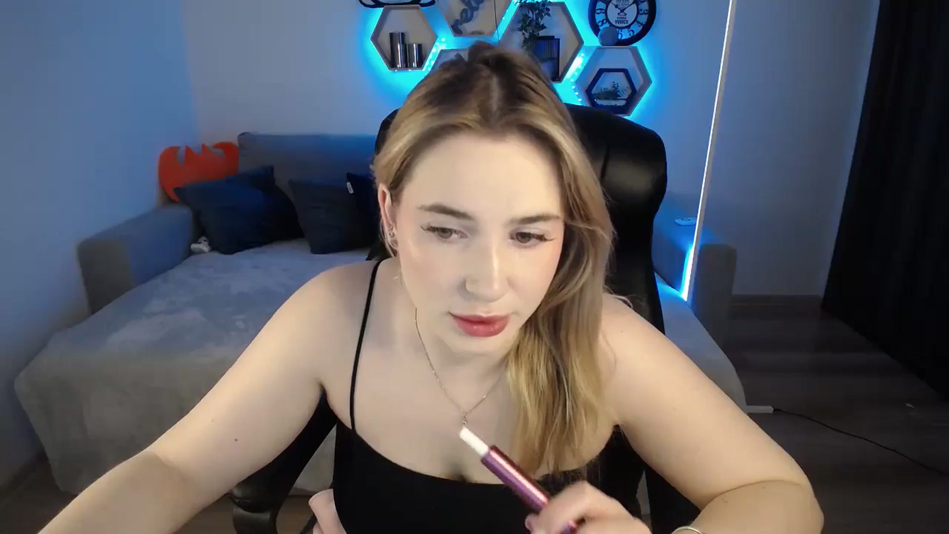 Gallery image thumbnail from SabrinaViolet's myfreecams stream on, 11/25/2024, 11:11 image 6 of 20