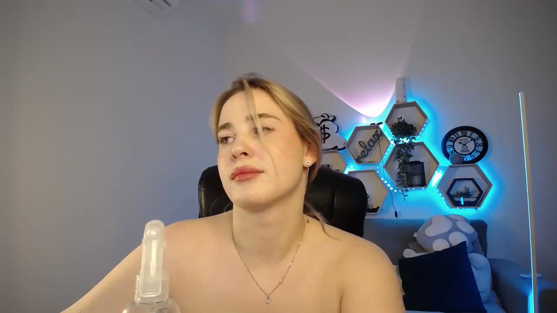 Gallery image thumbnail from SabrinaViolet's myfreecams stream on, 11/25/2024, 15:06 image 8 of 20