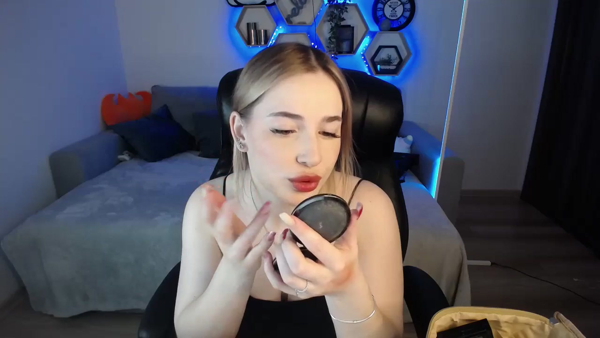 Gallery image thumbnail from SabrinaViolet's myfreecams stream on, 11/27/2024, 10:26 image 6 of 20