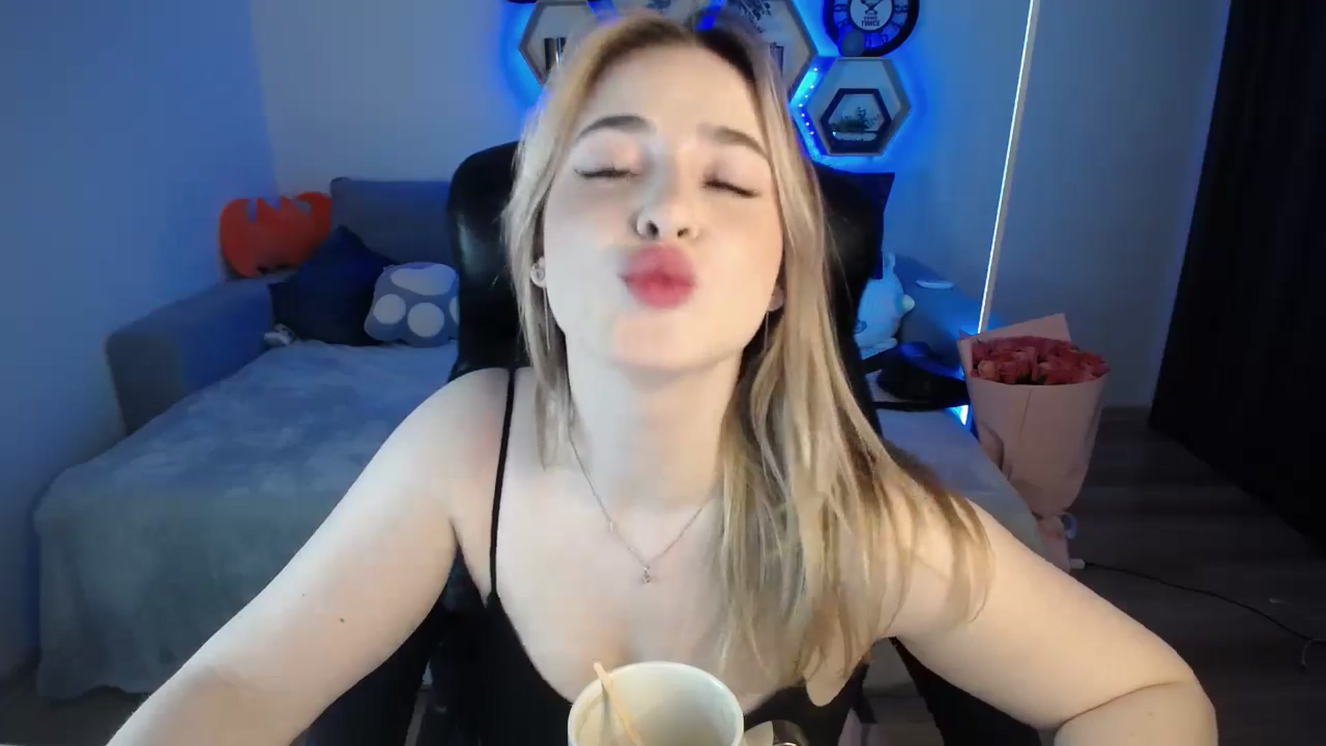 Gallery image thumbnail from SabrinaViolet's myfreecams stream on, 11/30/2024, 09:58 image 17 of 20