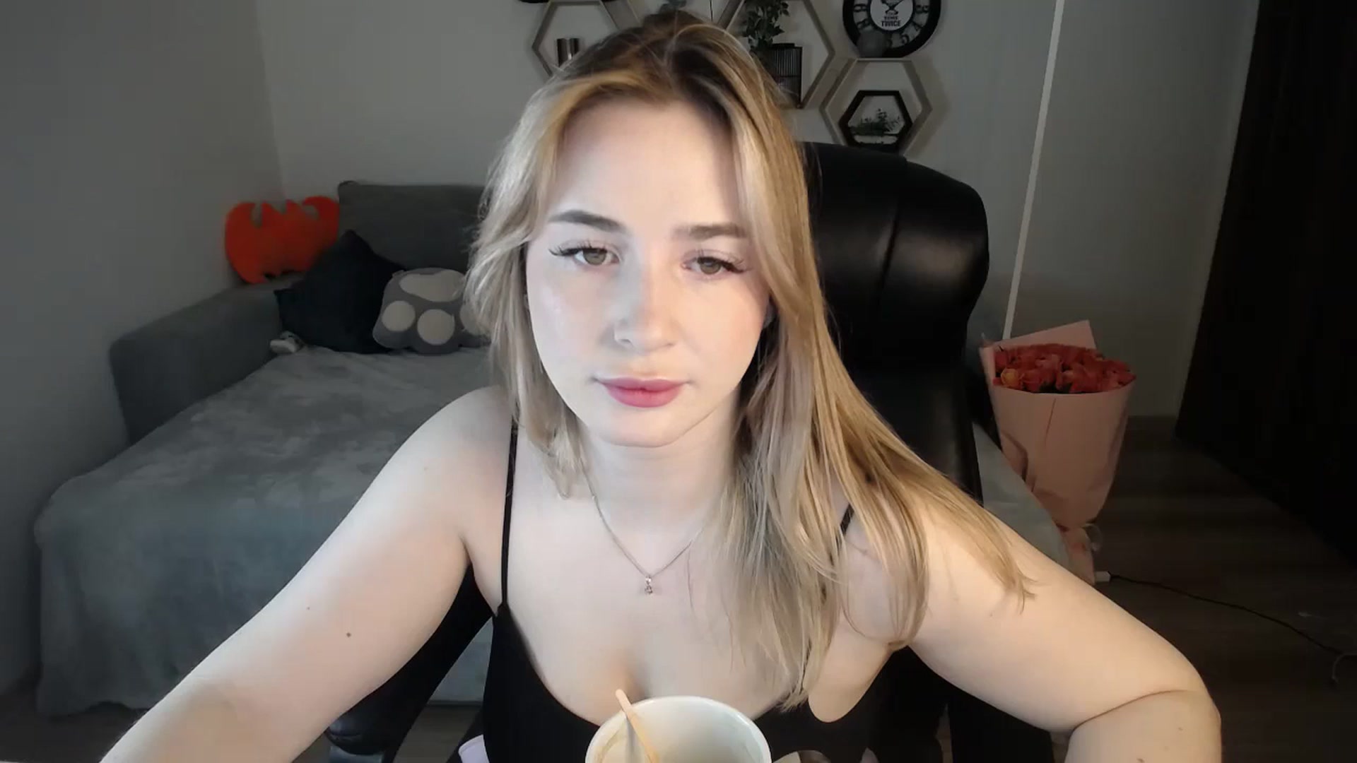 Gallery image thumbnail from SabrinaViolet's myfreecams stream on, 11/30/2024, 10:16 image 8 of 20