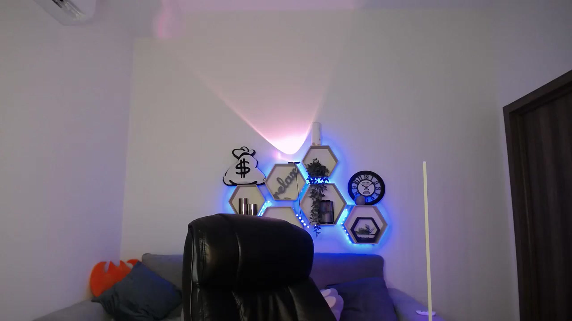 Gallery image thumbnail from SabrinaViolet's myfreecams stream on, 12/10/2024, 12:49 image 4 of 20