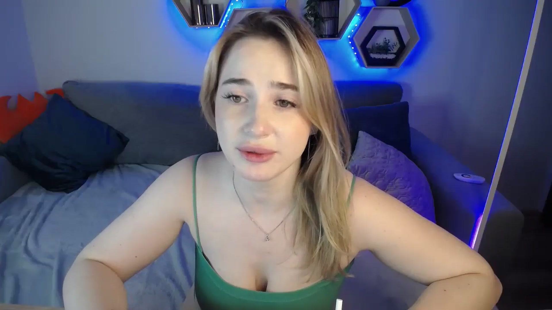 Gallery image thumbnail from SabrinaViolet's myfreecams stream on, 12/10/2024, 14:12 image 11 of 20