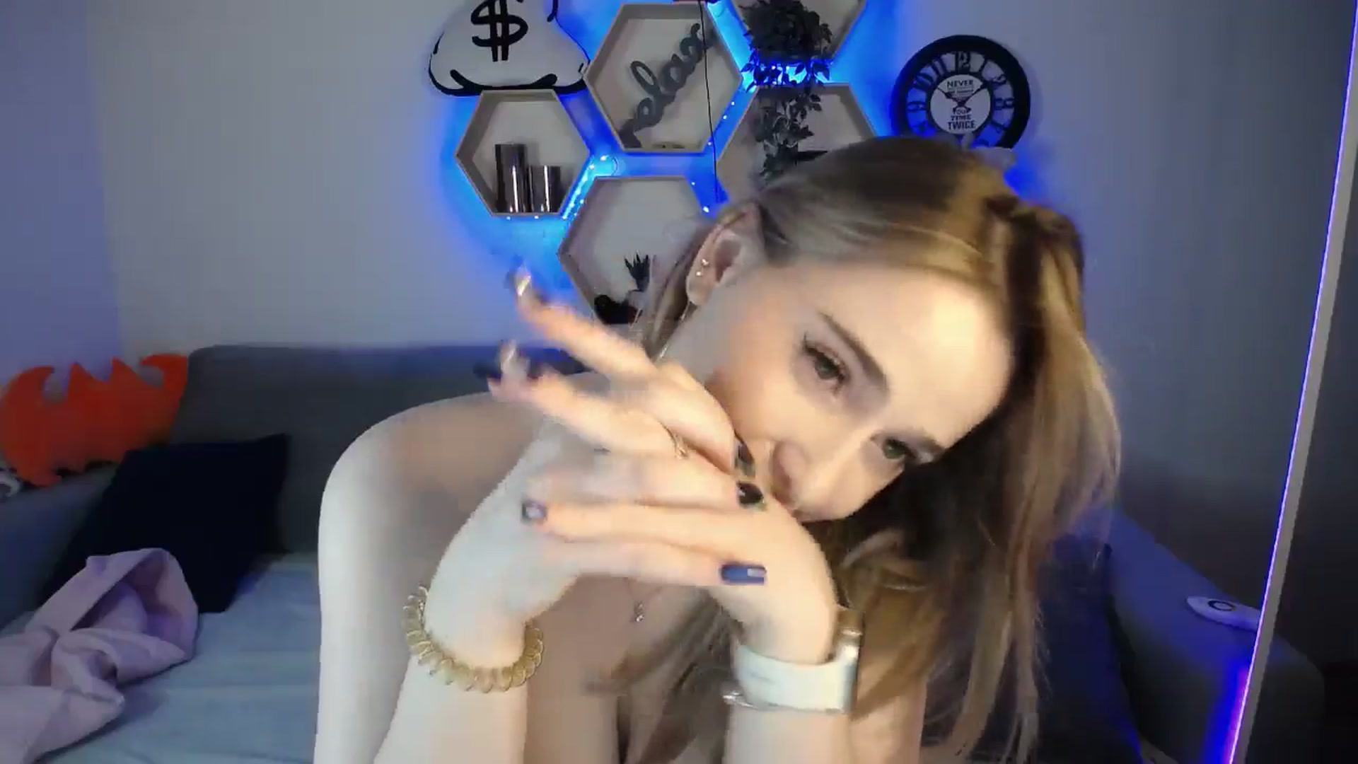 Gallery image thumbnail from SabrinaViolet's myfreecams stream on, 12/14/2024, 11:47 image 4 of 20