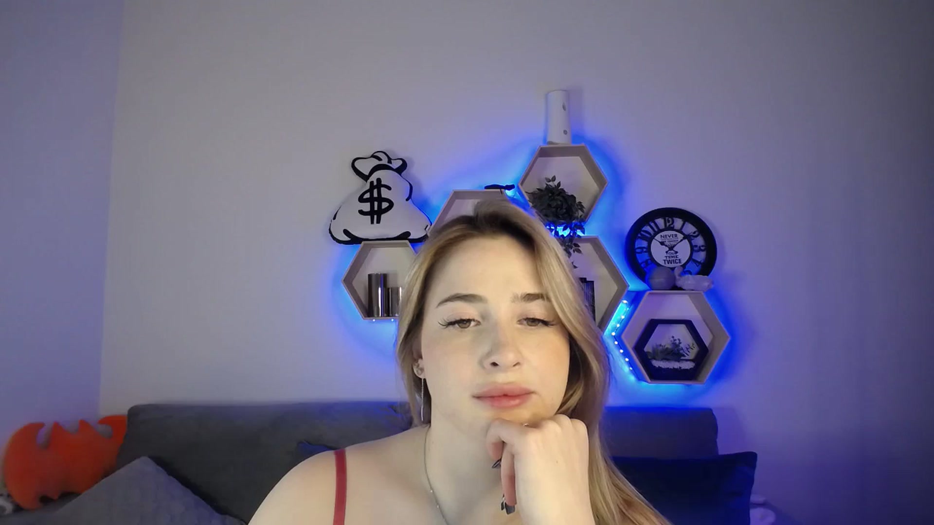 Gallery image thumbnail from SabrinaViolet's myfreecams stream on, 12/18/2024, 14:03 image 5 of 20