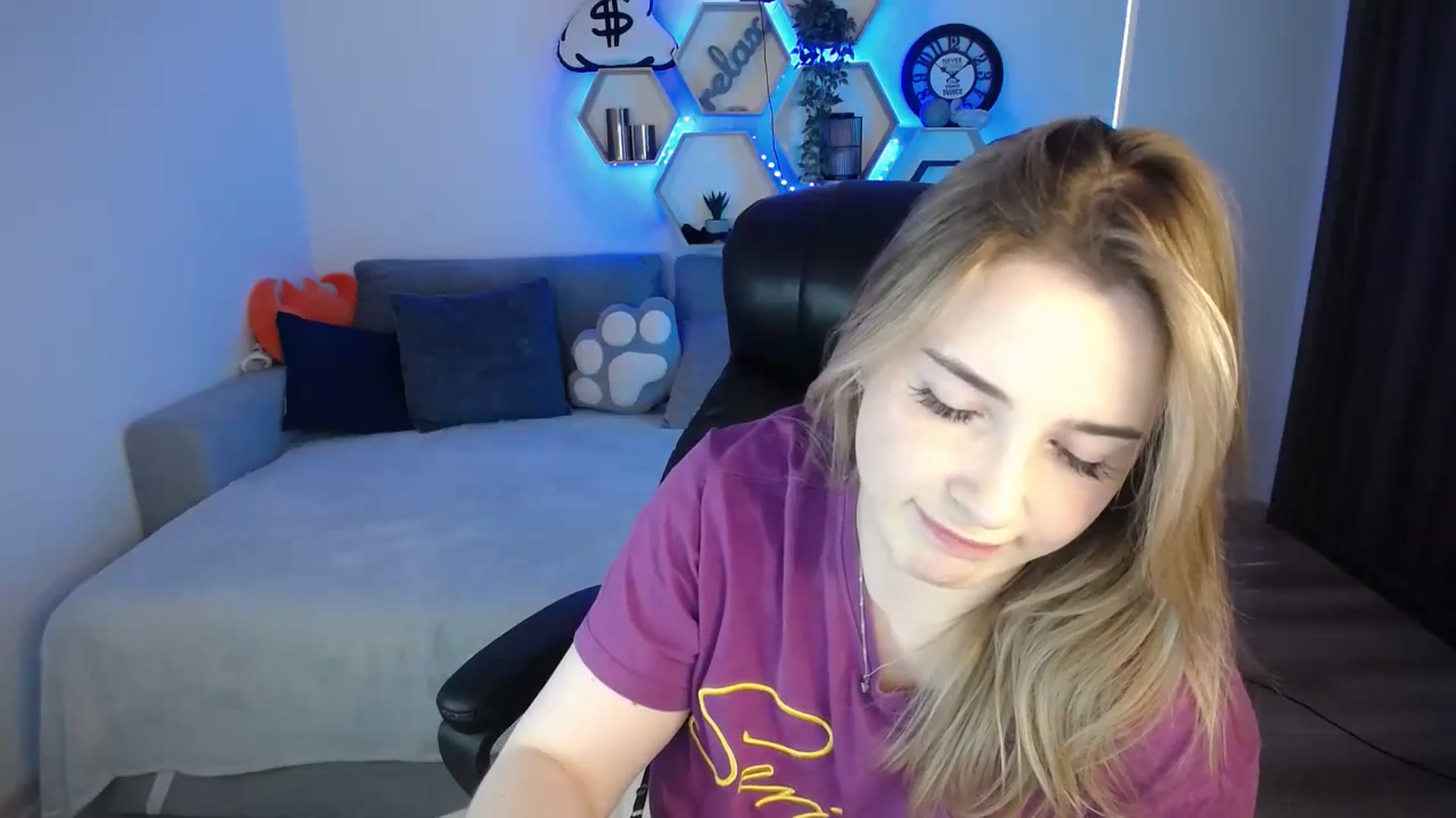 Gallery image thumbnail from SabrinaViolet's myfreecams stream on, 12/22/2024, 10:13 image 19 of 20