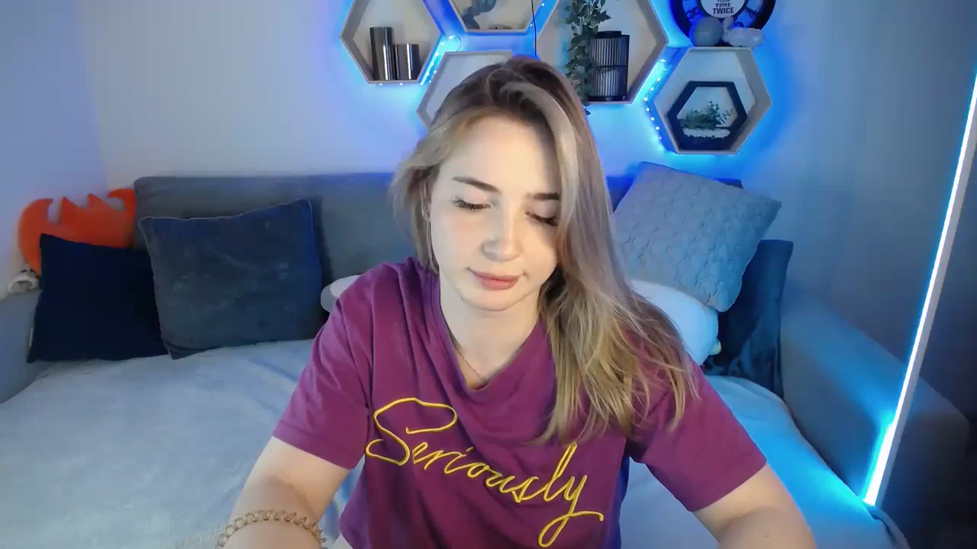 Gallery image thumbnail from SabrinaViolet's myfreecams stream on, 12/22/2024, 12:03 image 7 of 20