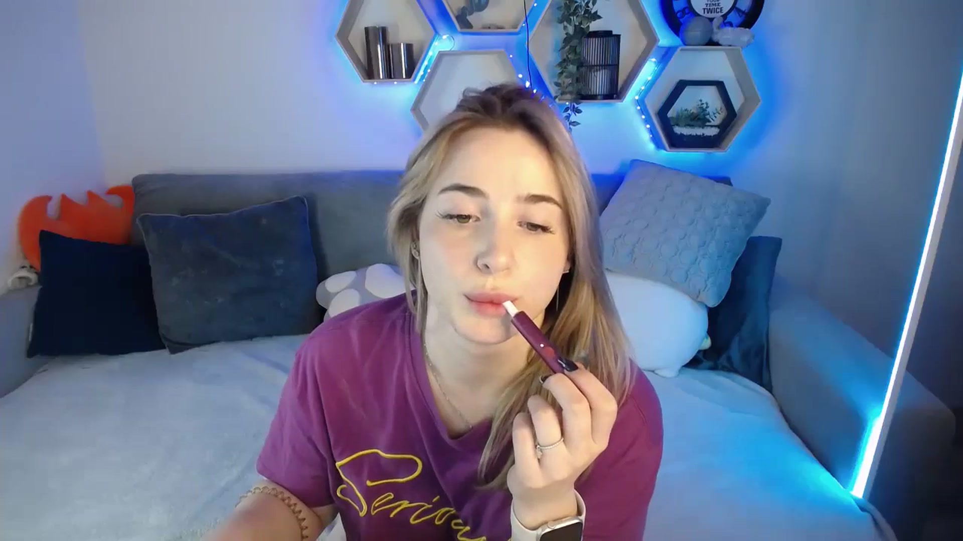 Gallery image thumbnail from SabrinaViolet's myfreecams stream on, 12/22/2024, 12:03 image 10 of 20