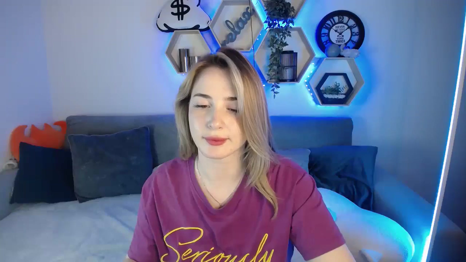 Gallery image thumbnail from SabrinaViolet's myfreecams stream on, 12/22/2024, 13:11 image 9 of 20