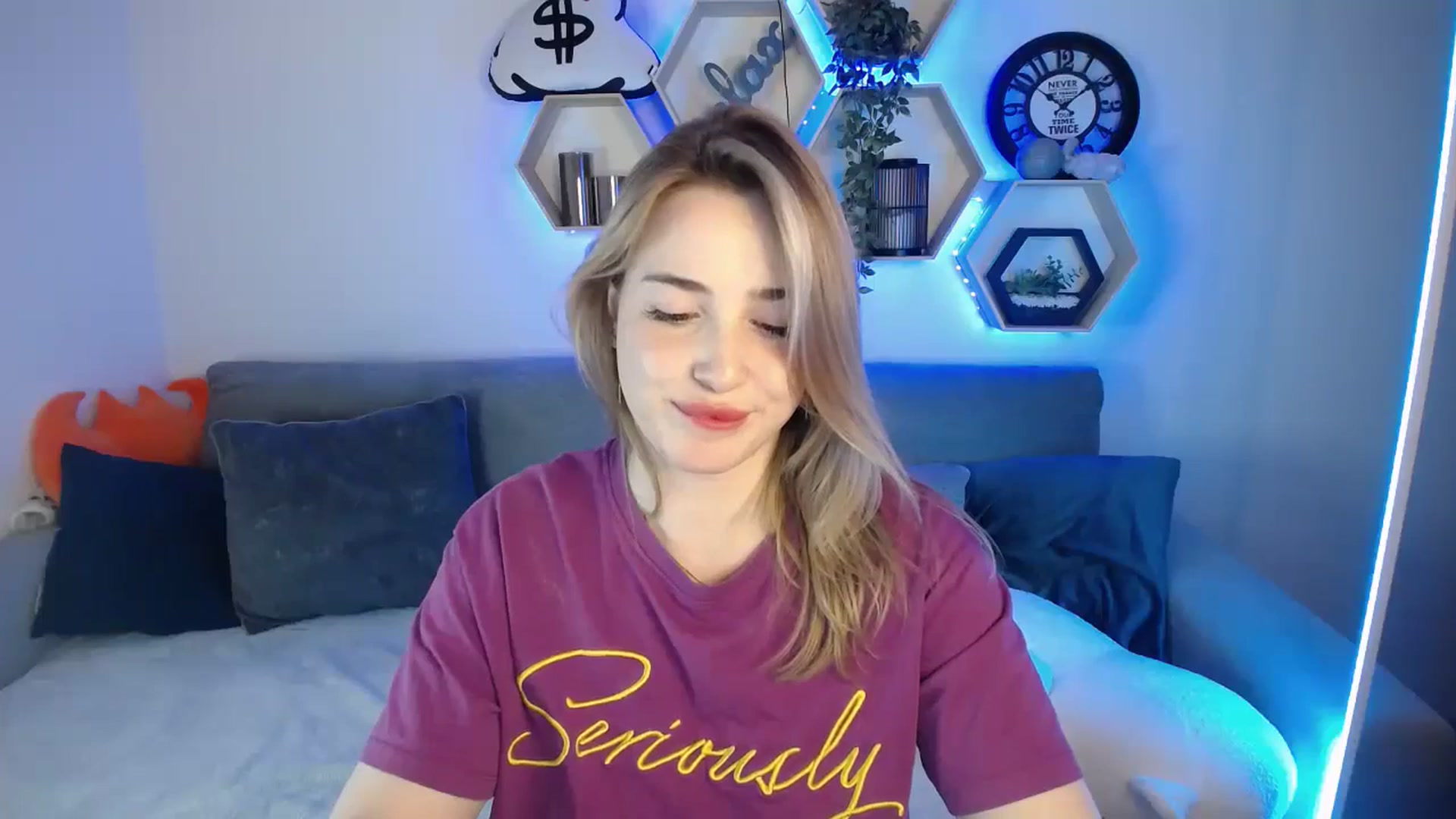 Gallery image thumbnail from SabrinaViolet's myfreecams stream on, 12/22/2024, 13:11 image 4 of 20