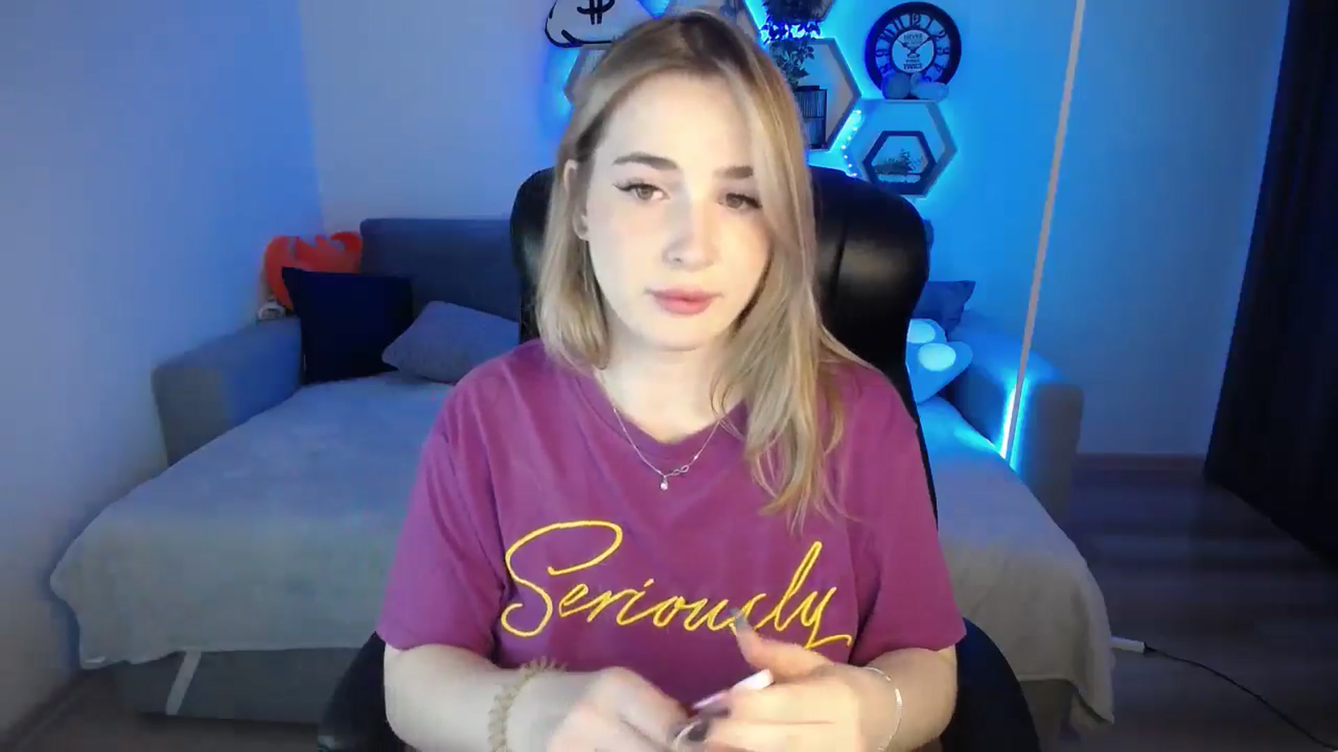 Gallery image thumbnail from SabrinaViolet's myfreecams stream on, 12/24/2024, 09:37 image 15 of 20