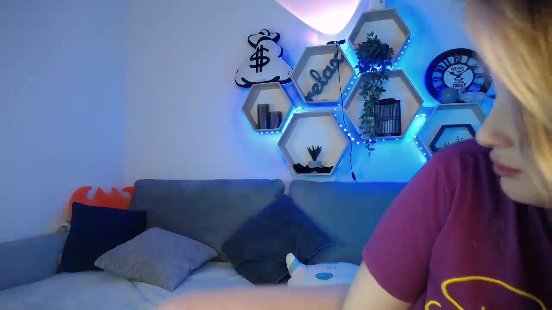 Gallery image thumbnail from SabrinaViolet's myfreecams stream on, 12/24/2024, 12:17 image 7 of 20