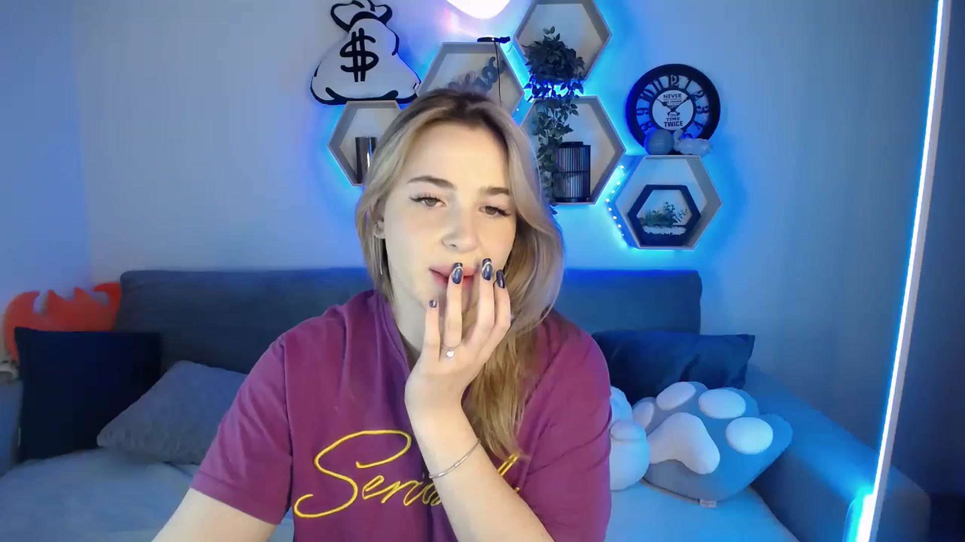 Gallery image thumbnail from SabrinaViolet's myfreecams stream on, 12/24/2024, 12:17 image 8 of 20