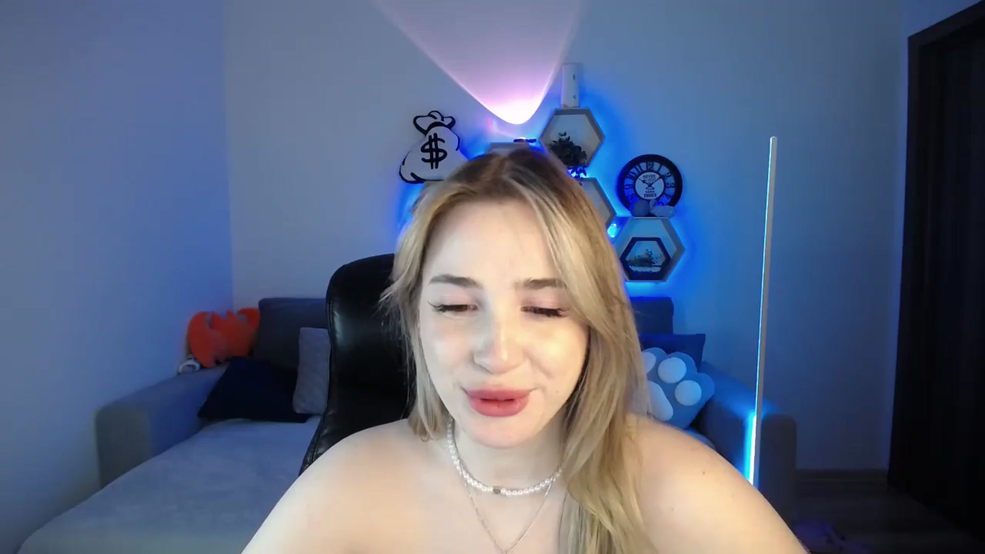 Gallery image thumbnail from SabrinaViolet's myfreecams stream on, 12/26/2024, 13:38 image 4 of 20